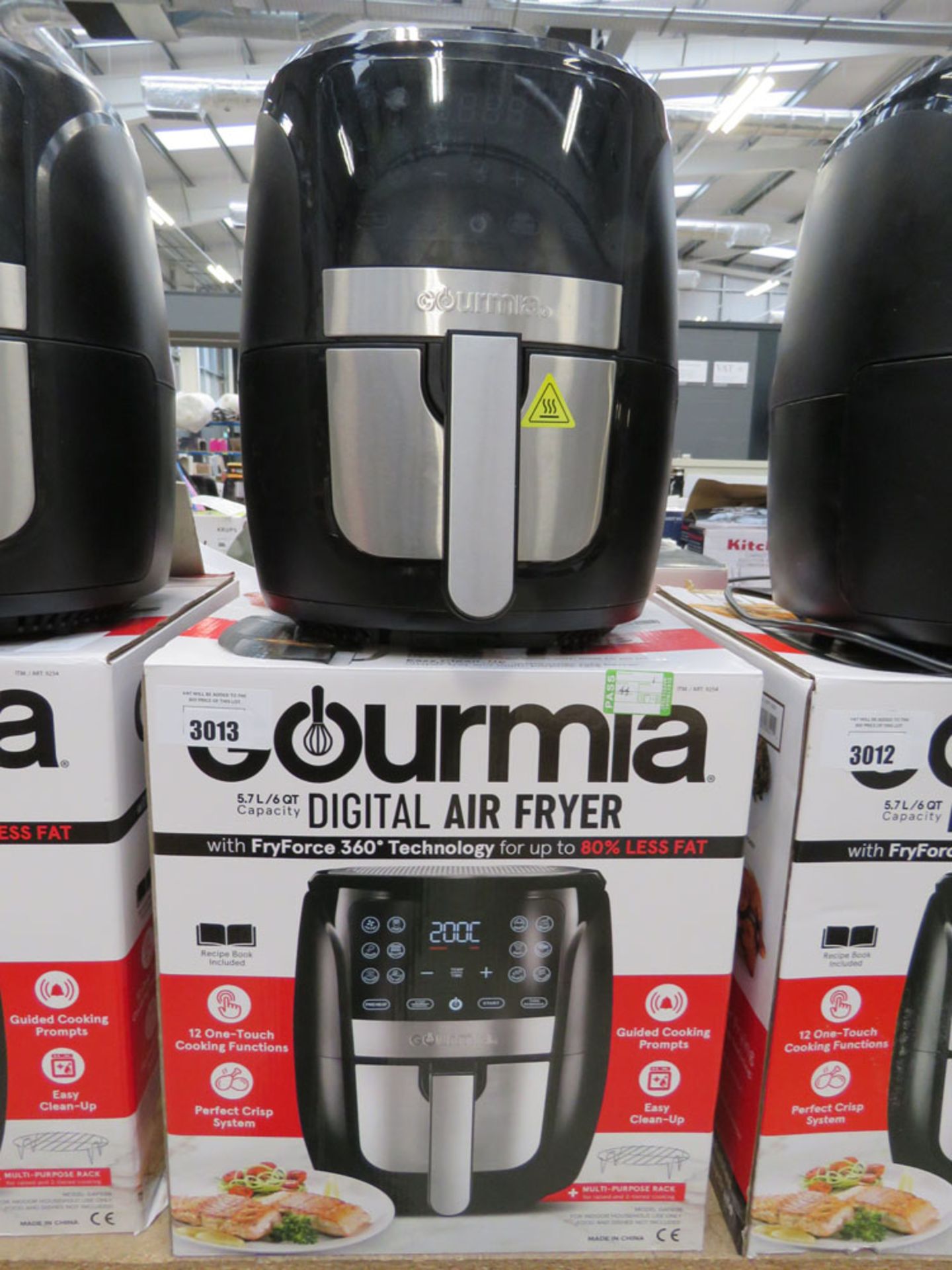 Gourmia digital air fryer with box