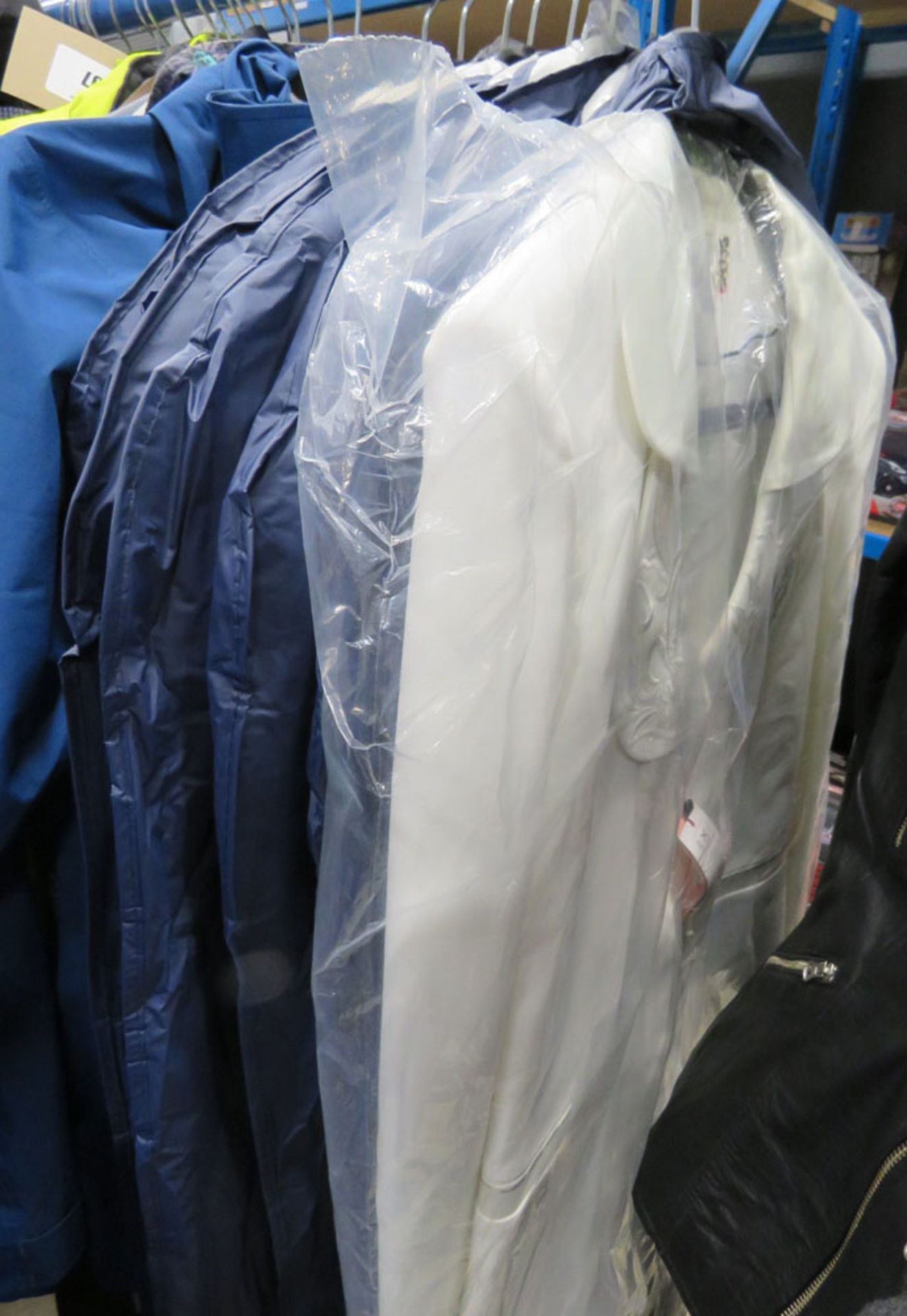 6024 8 ladies white blazer/jackets