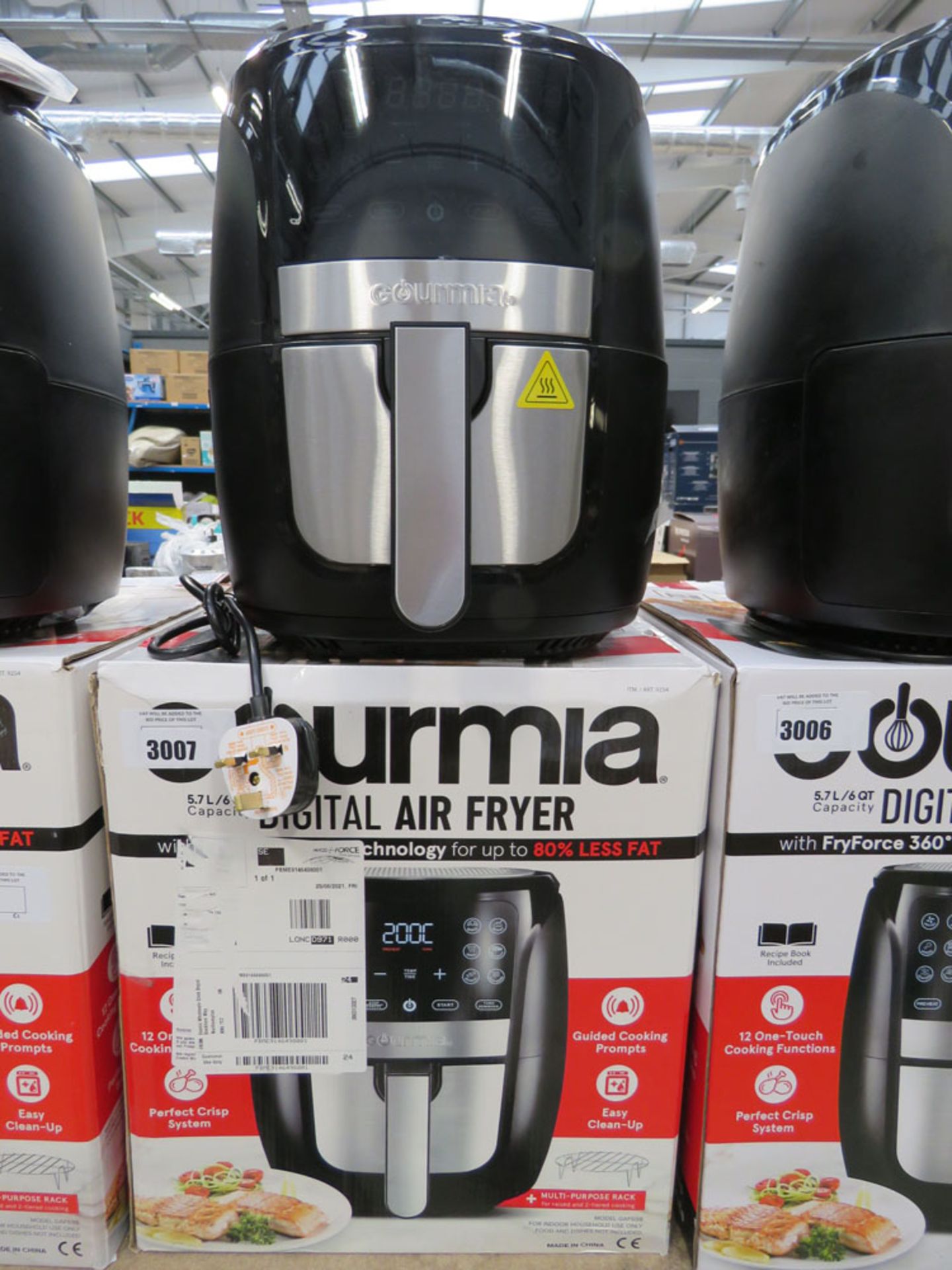 Gourmia digital air fryer with box