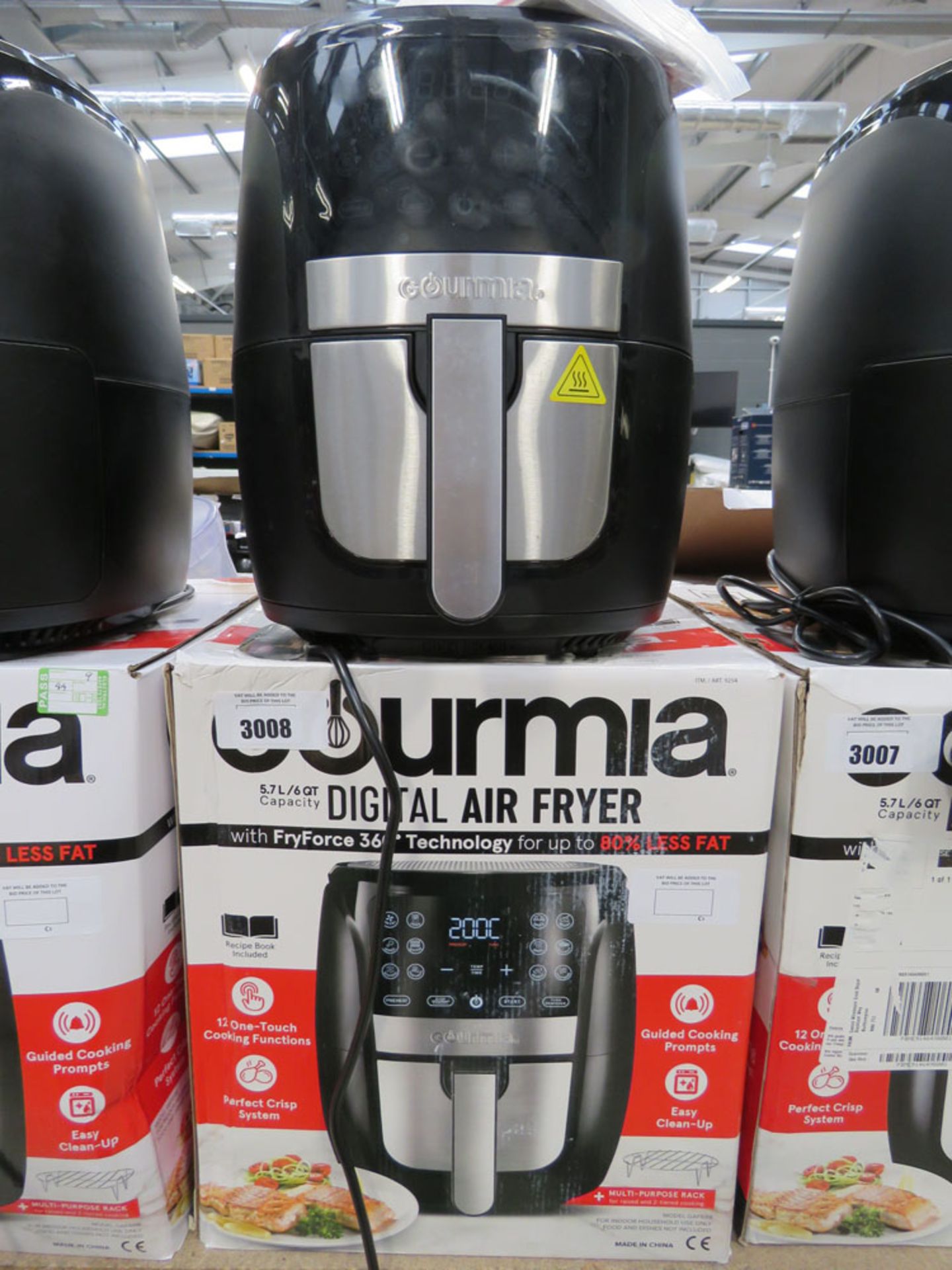 Gourmia digital air fryer with box