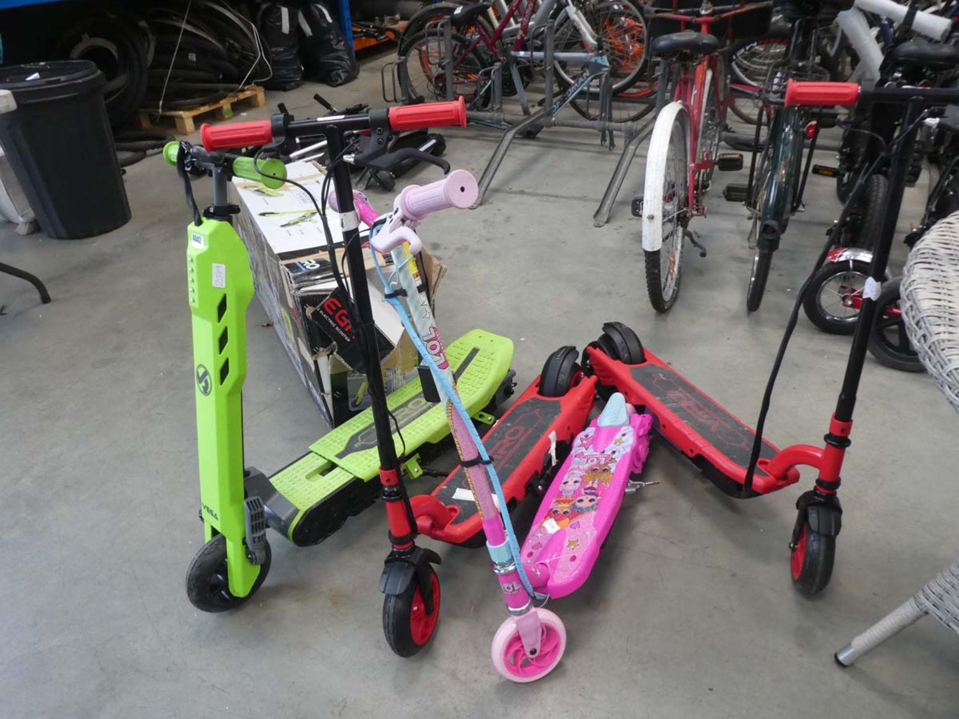 2 red, 1 green and 1 pink electric scooters - Image 2 of 2