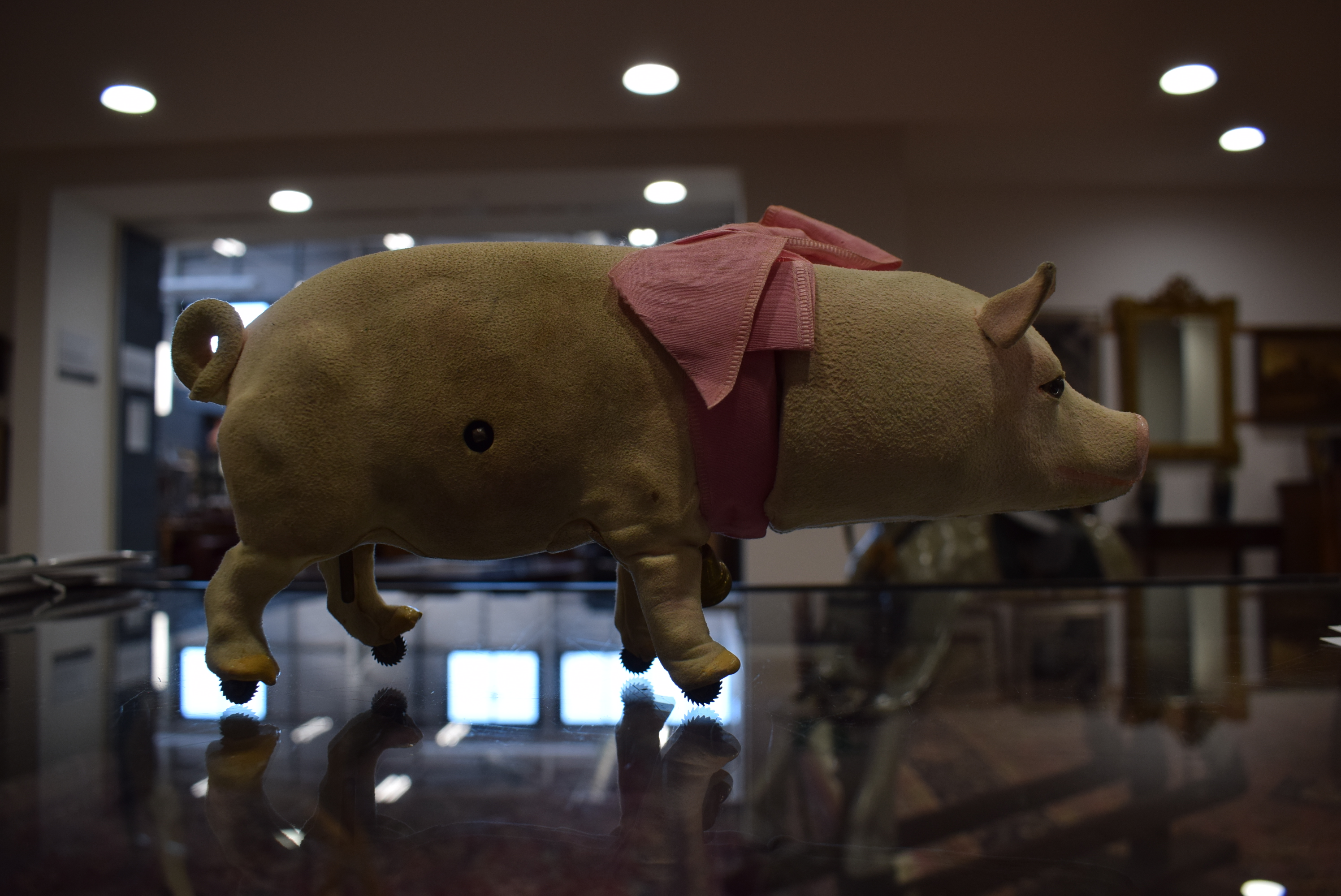 A circa 1905 French automaton modelled as a walking and grunting pig by Roullet et Decamps, - Image 15 of 17