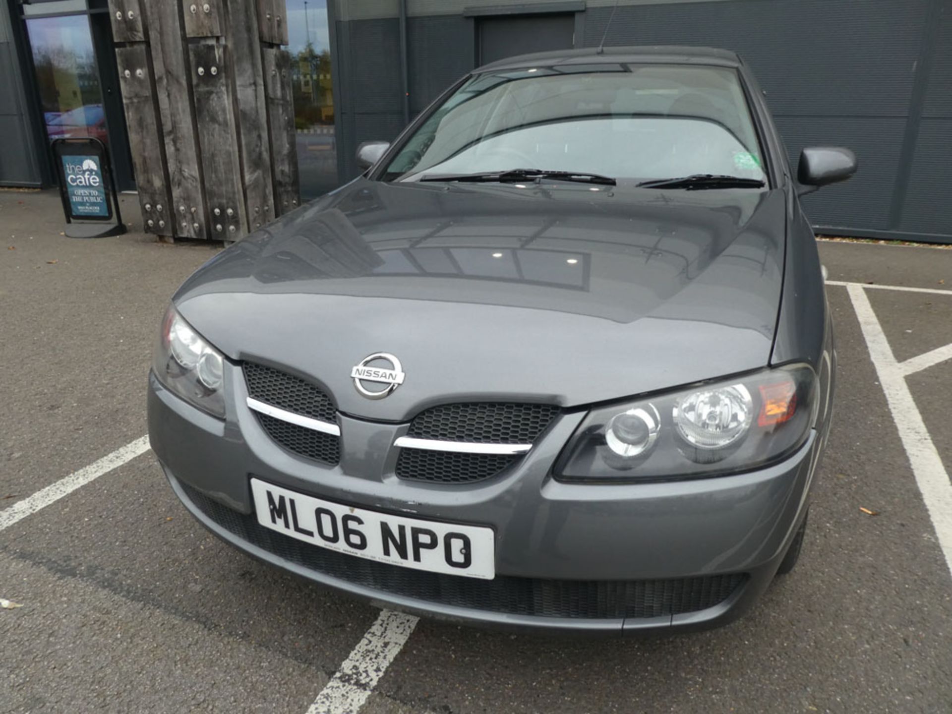 ML06 NPO (2006) Nissan Almera S, 5 door hatchback in metallic grey, 1497cc petrol, manual, 1 - Image 2 of 15