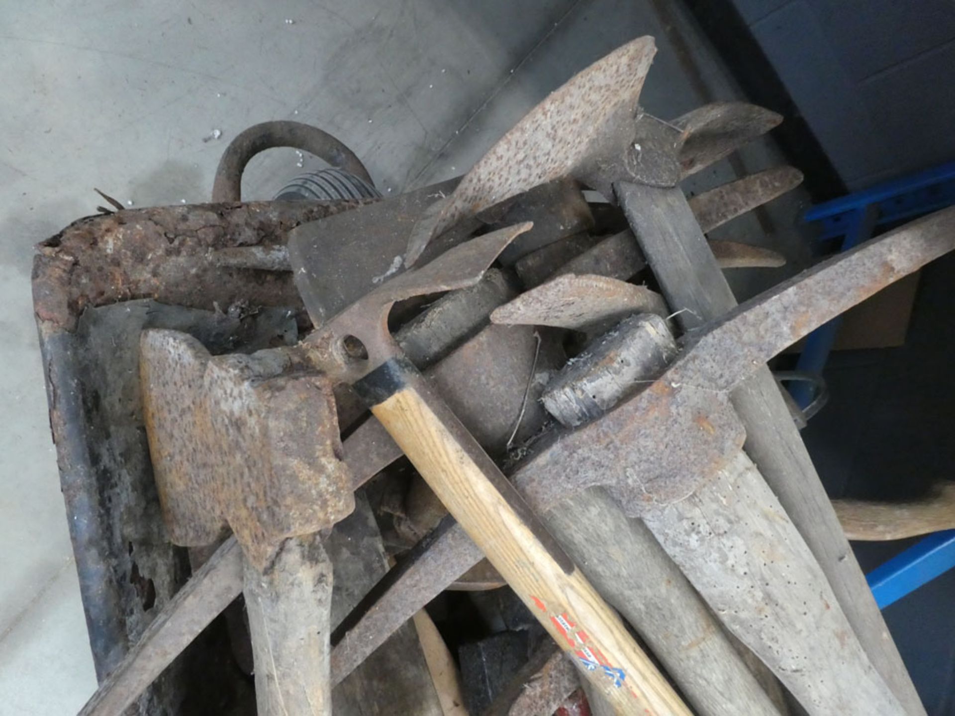 Wheelbarrow of assorted garden tools - Image 2 of 2