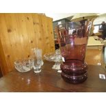 5 assorted pieces of glassware