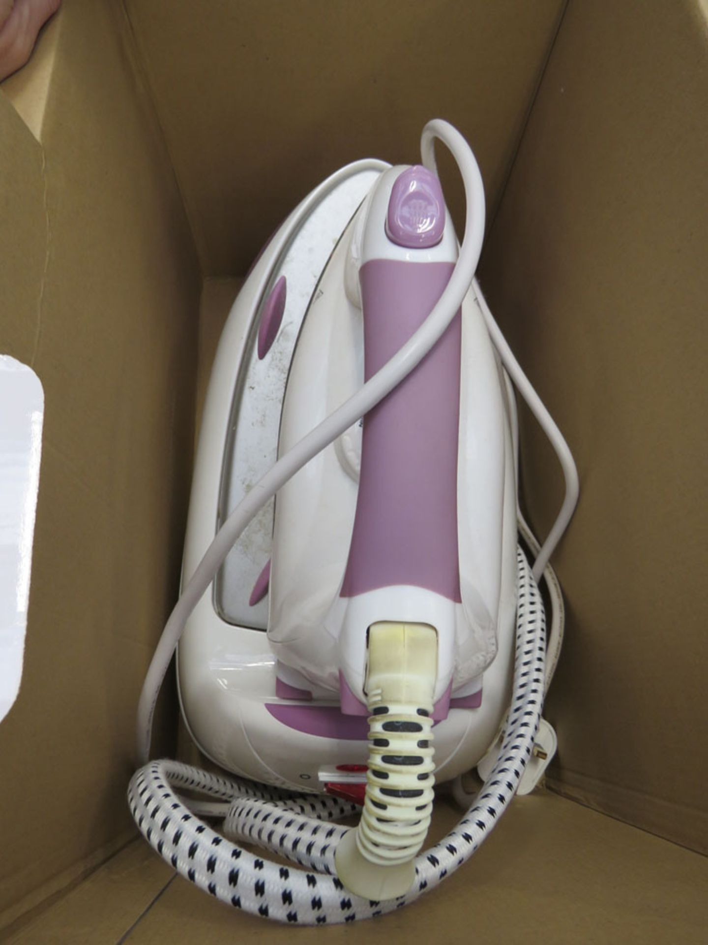 Morphy Richards jet steam iron with box