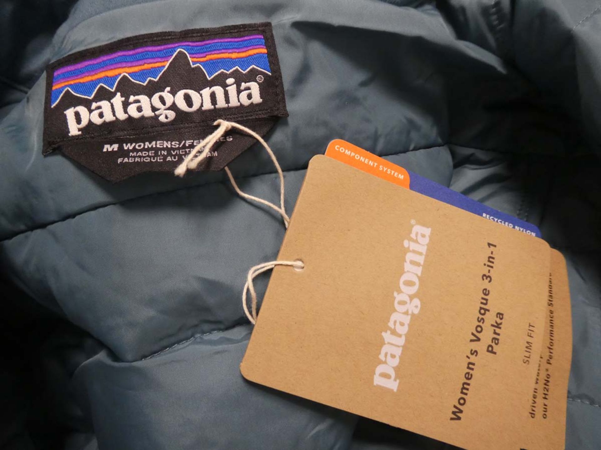 Patagonia ladies 3in1 vosque parka jacket in tidepool blue size medium - Image 2 of 2