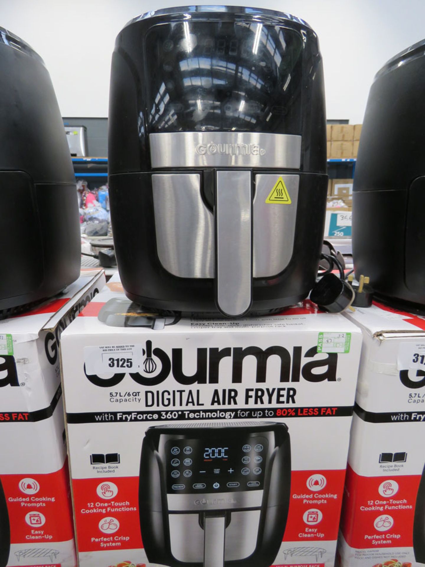 (TN52) Gourmia digital air fryer with box