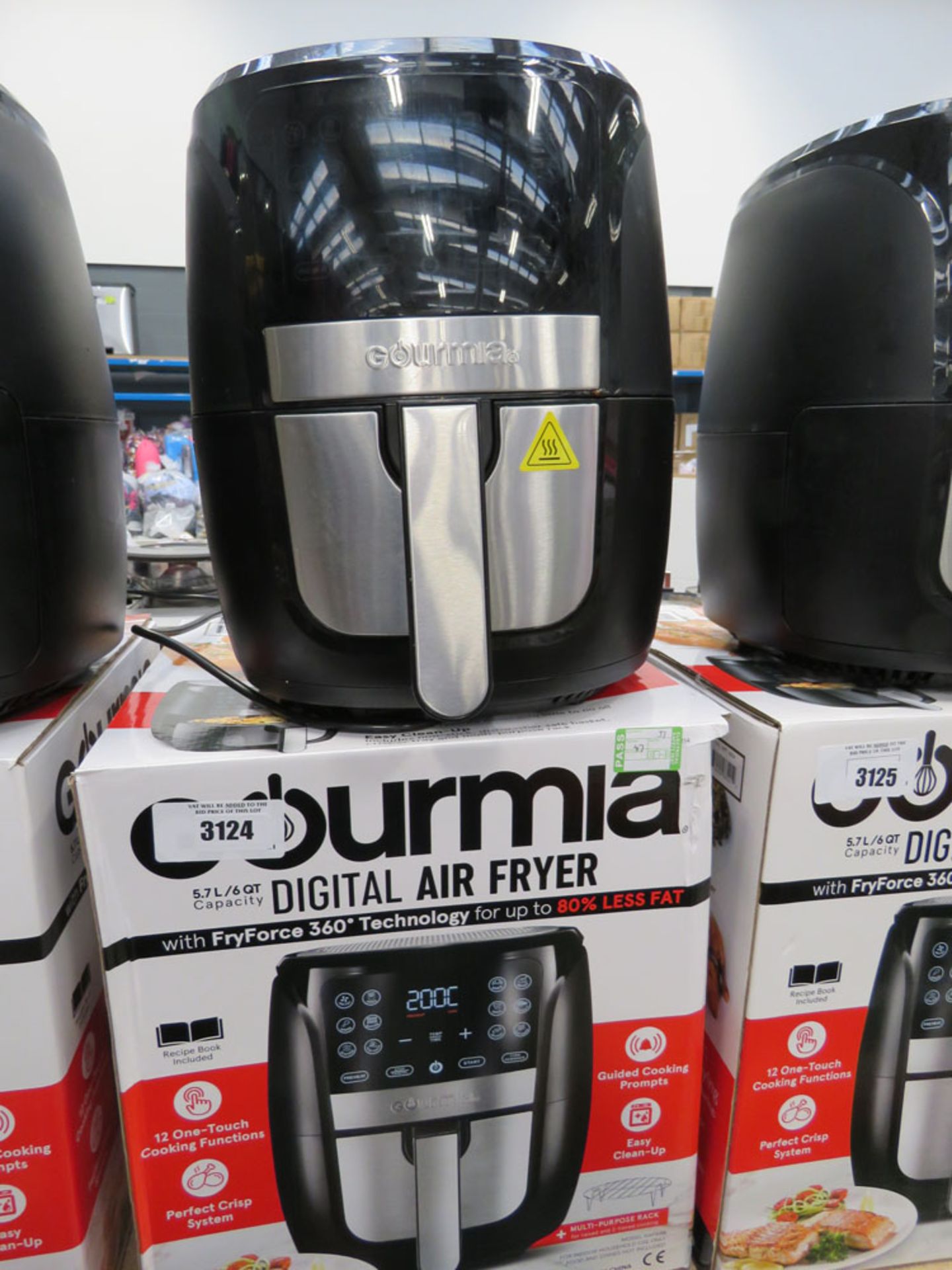 (TN51) Gourmia digital air fryer with box