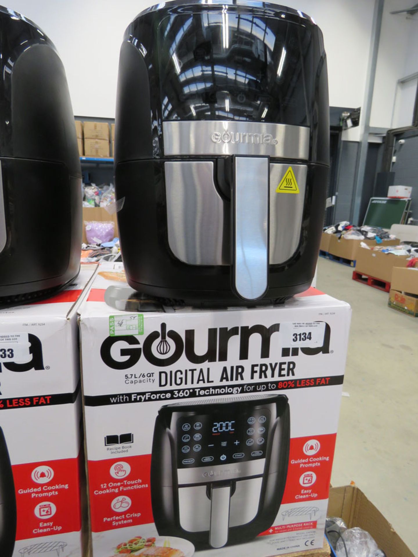 (TN55) Gourmia digital air fryer with box