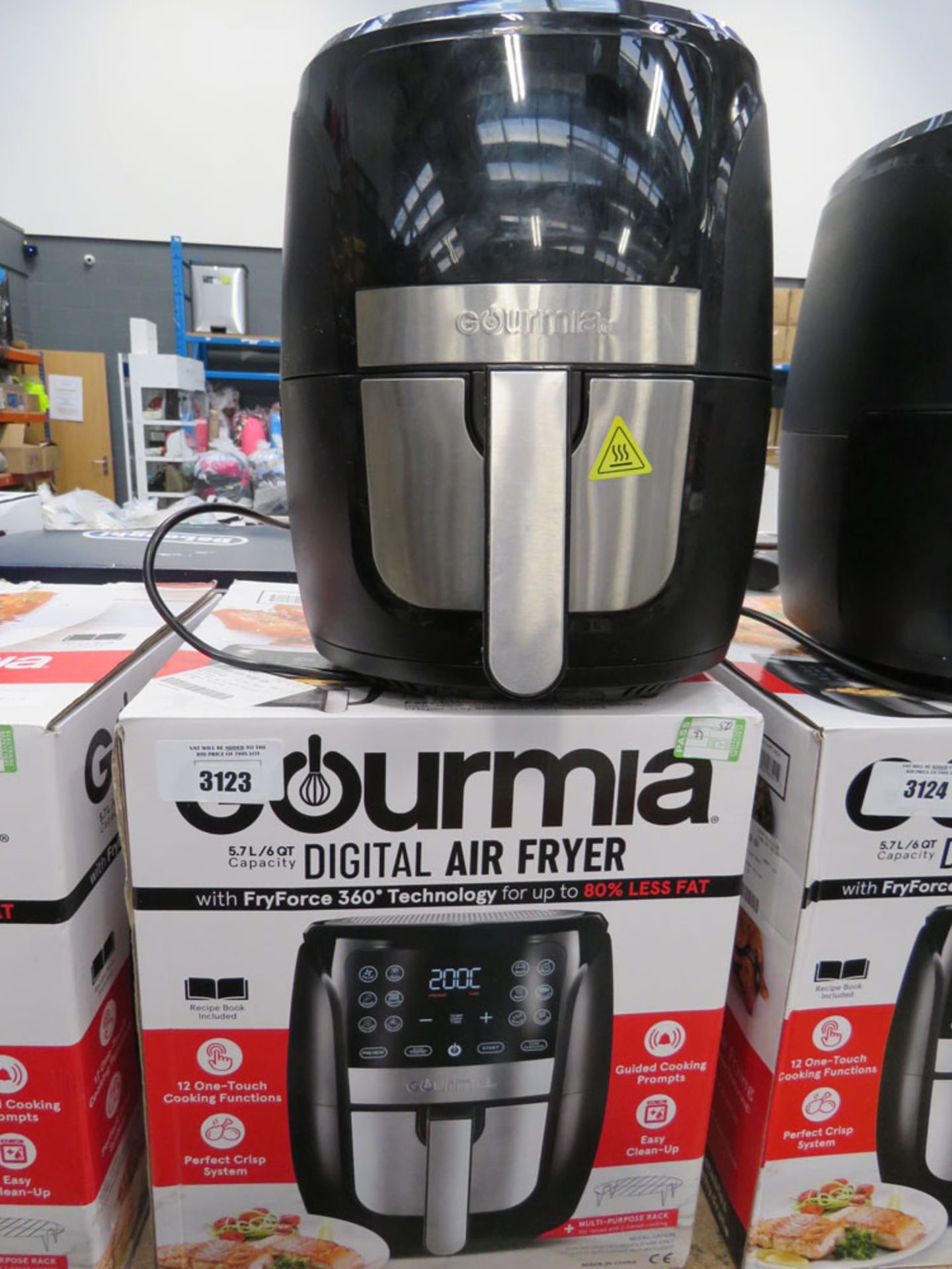 (TN50) Gourmia digital air fryer with box