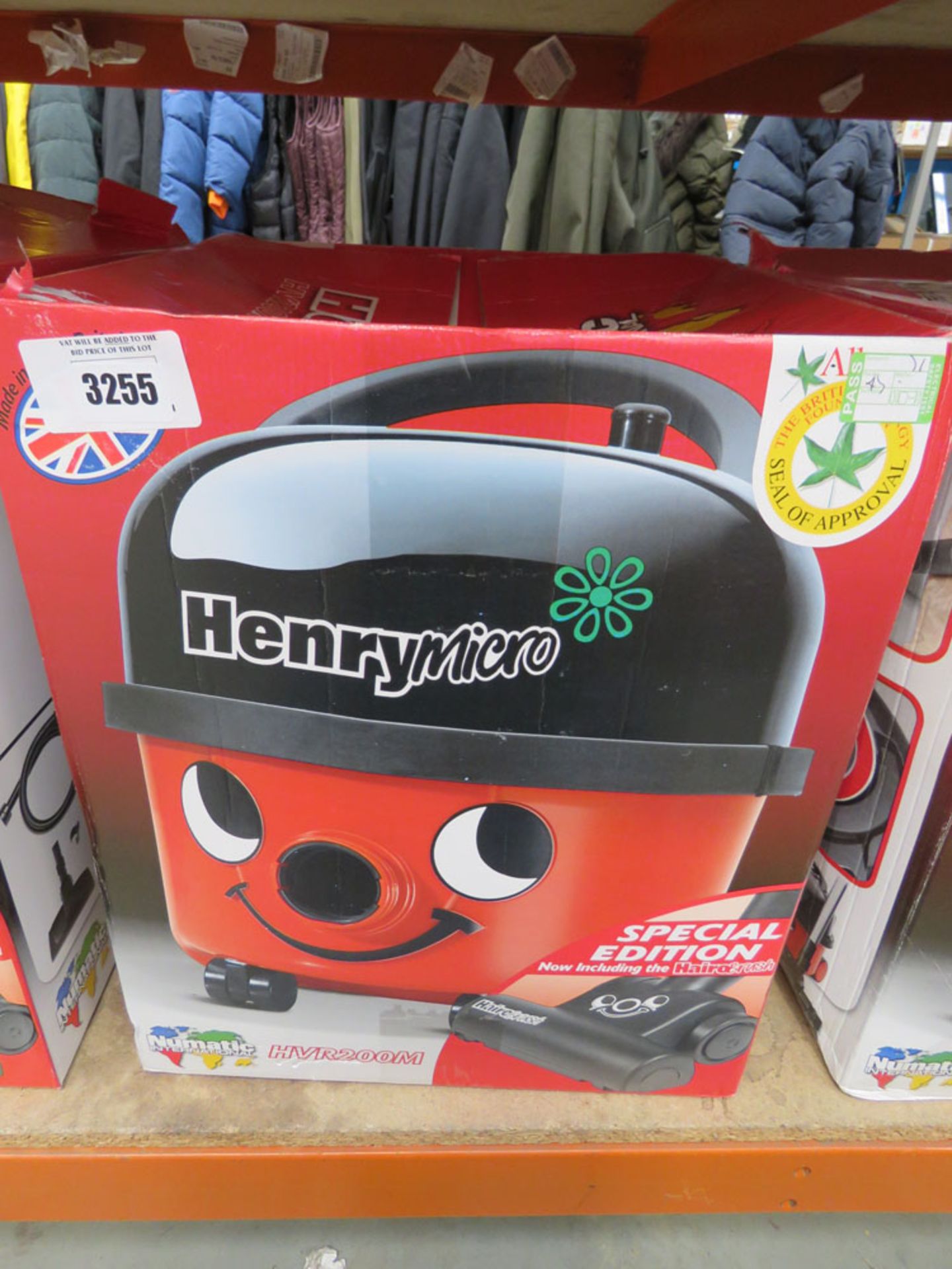 Henry Micro vacuum cleaner with pole and box - Image 2 of 2