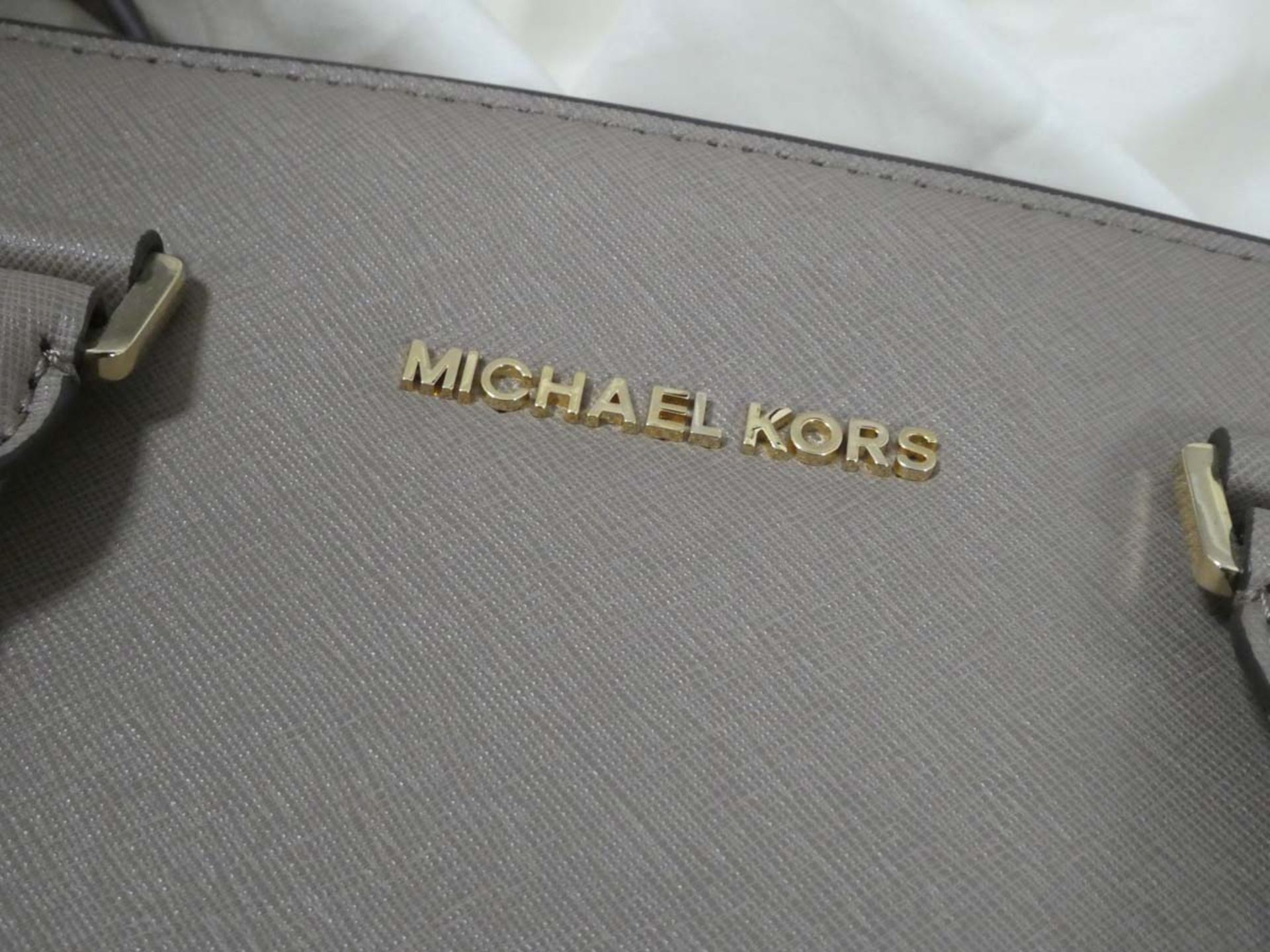 Michael Kors leather taupe handbag with dust bag (wrong dust bag ''coach'' dust bag) - Image 2 of 3