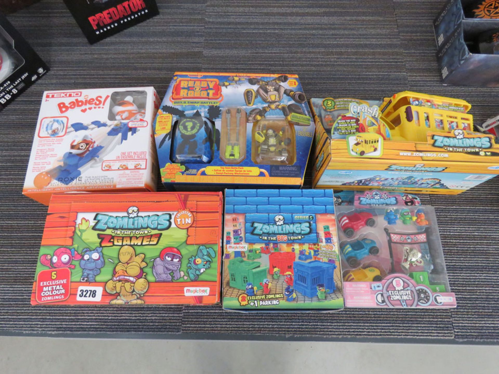 Assortment of 6 toys incl zomblings, Ready to Robot etc.