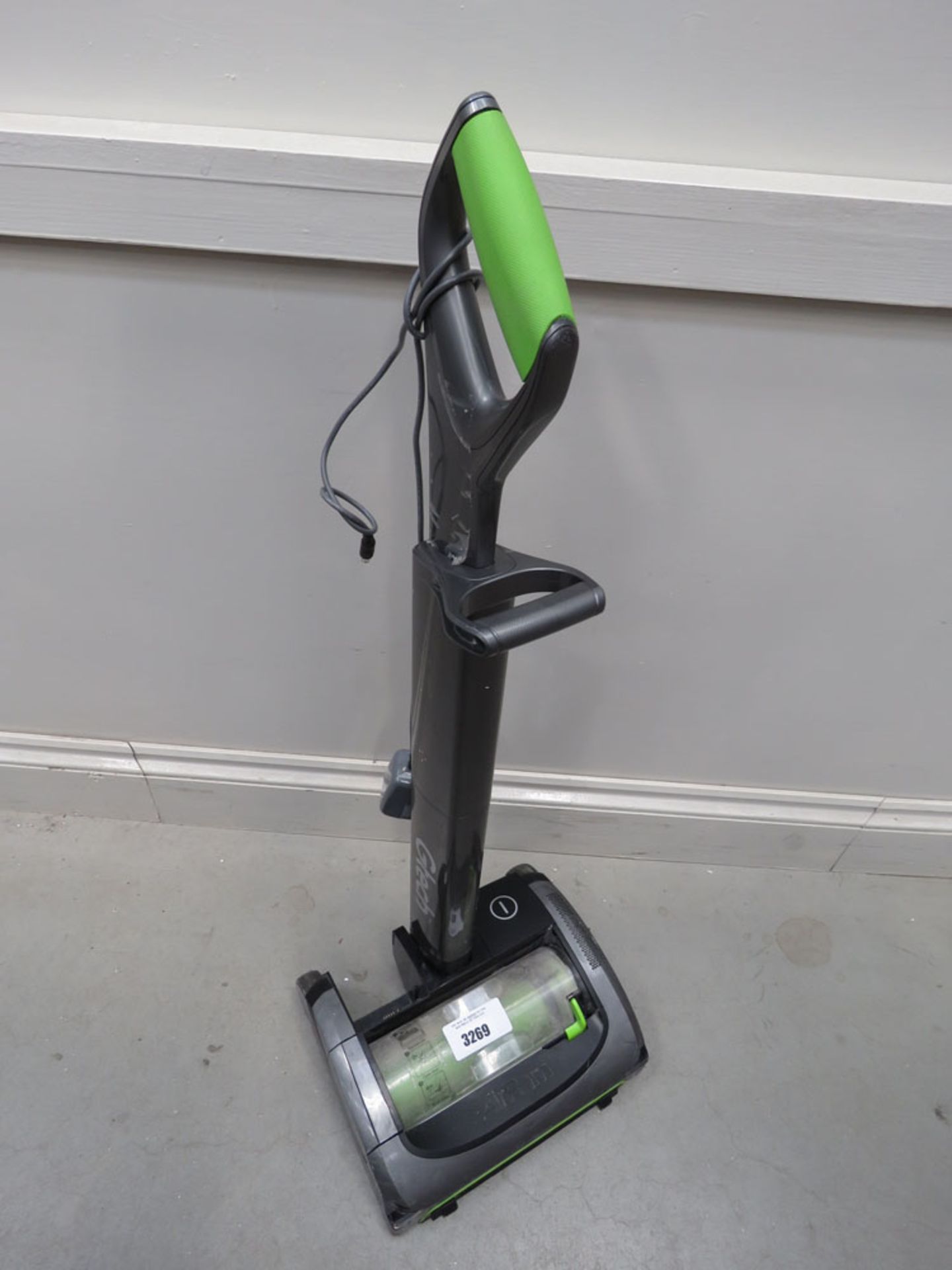 Upright G-Tech Air Ram with charger, no battery