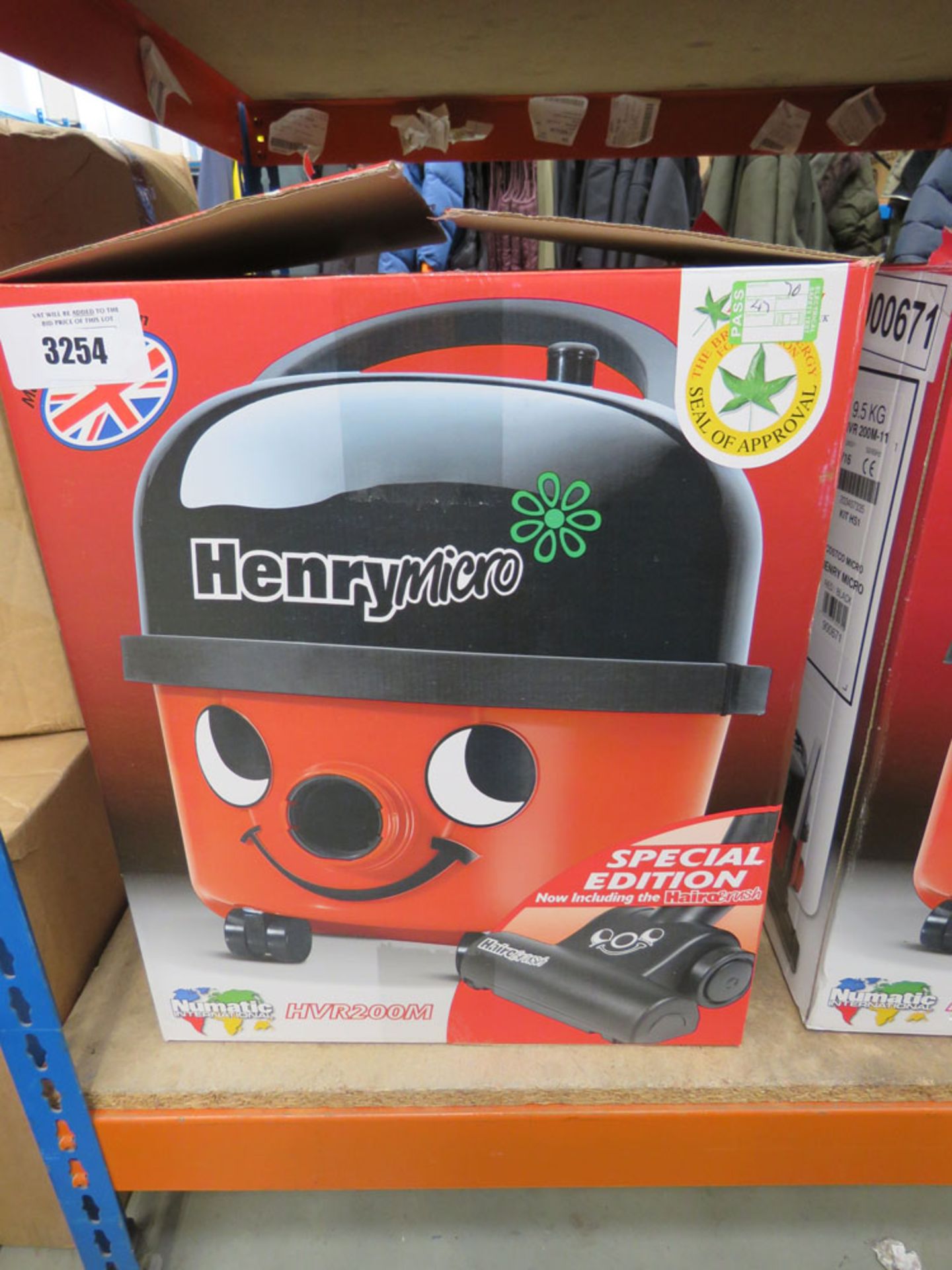 Henry Micro vacuum cleaner with pole and box - Image 2 of 2