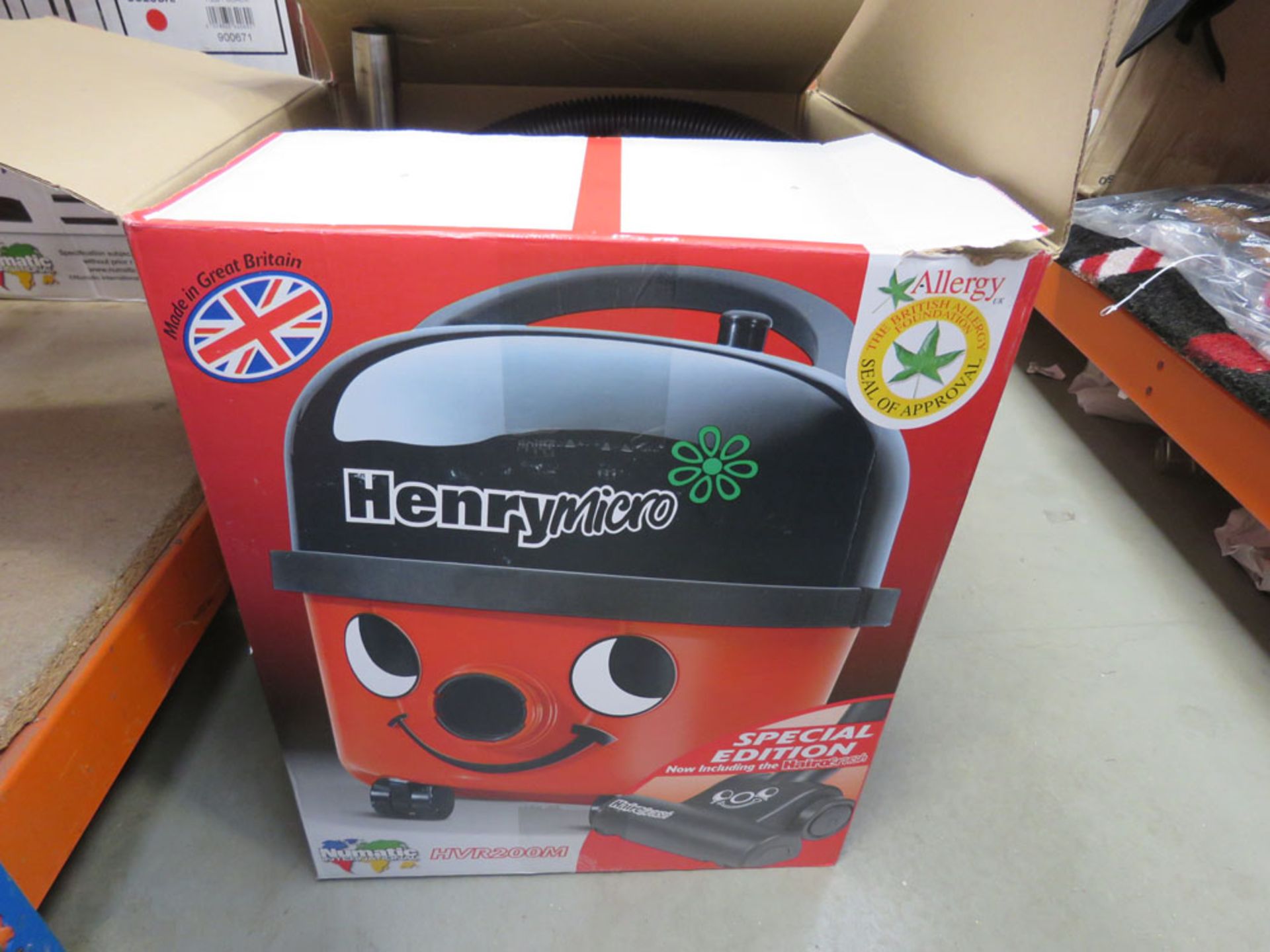 Henry Micro vacuum cleaner with pole and box - Image 2 of 2