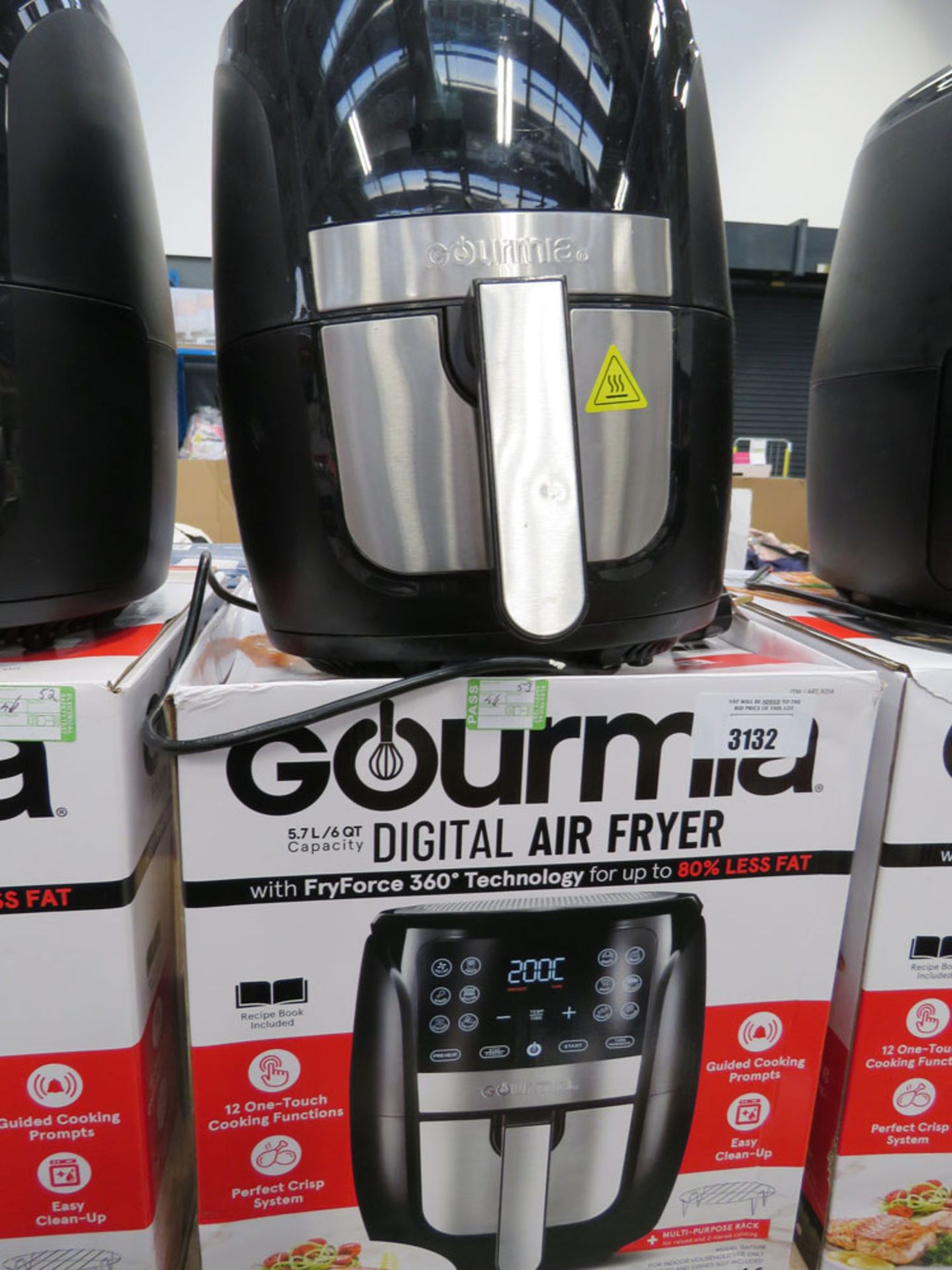 (TN53) Gourmia digital air fryer with box