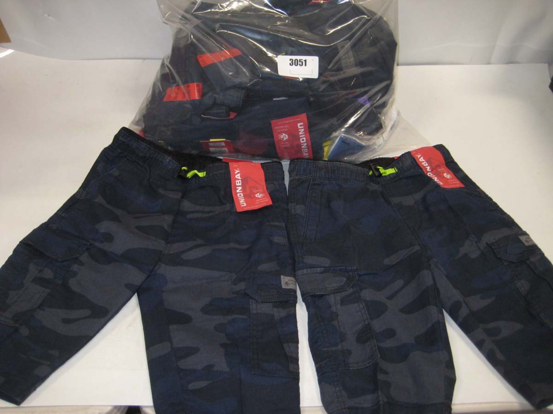 Bag of kids Union Bay shorts in blue camo