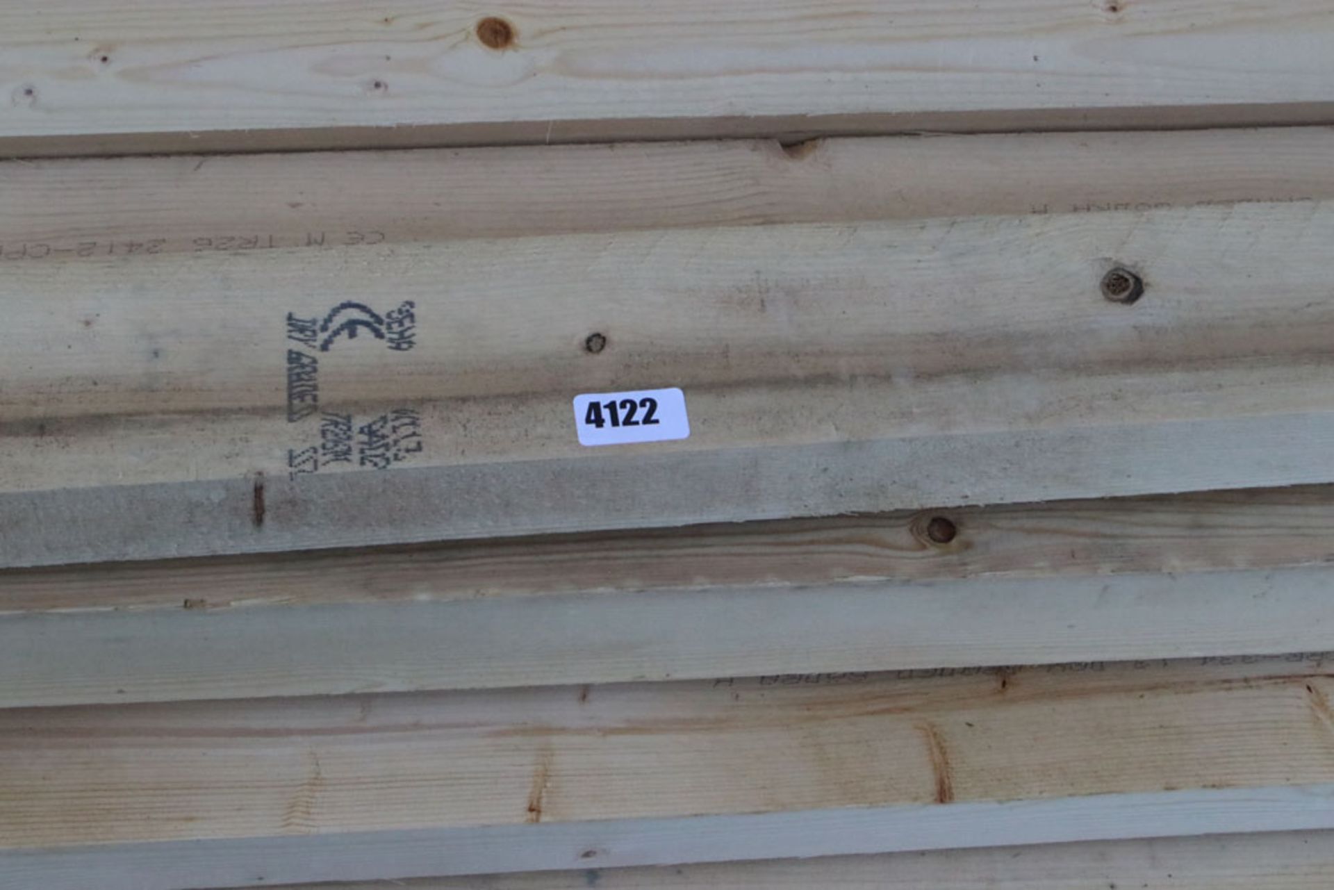 Large pallet of timber - Image 2 of 2