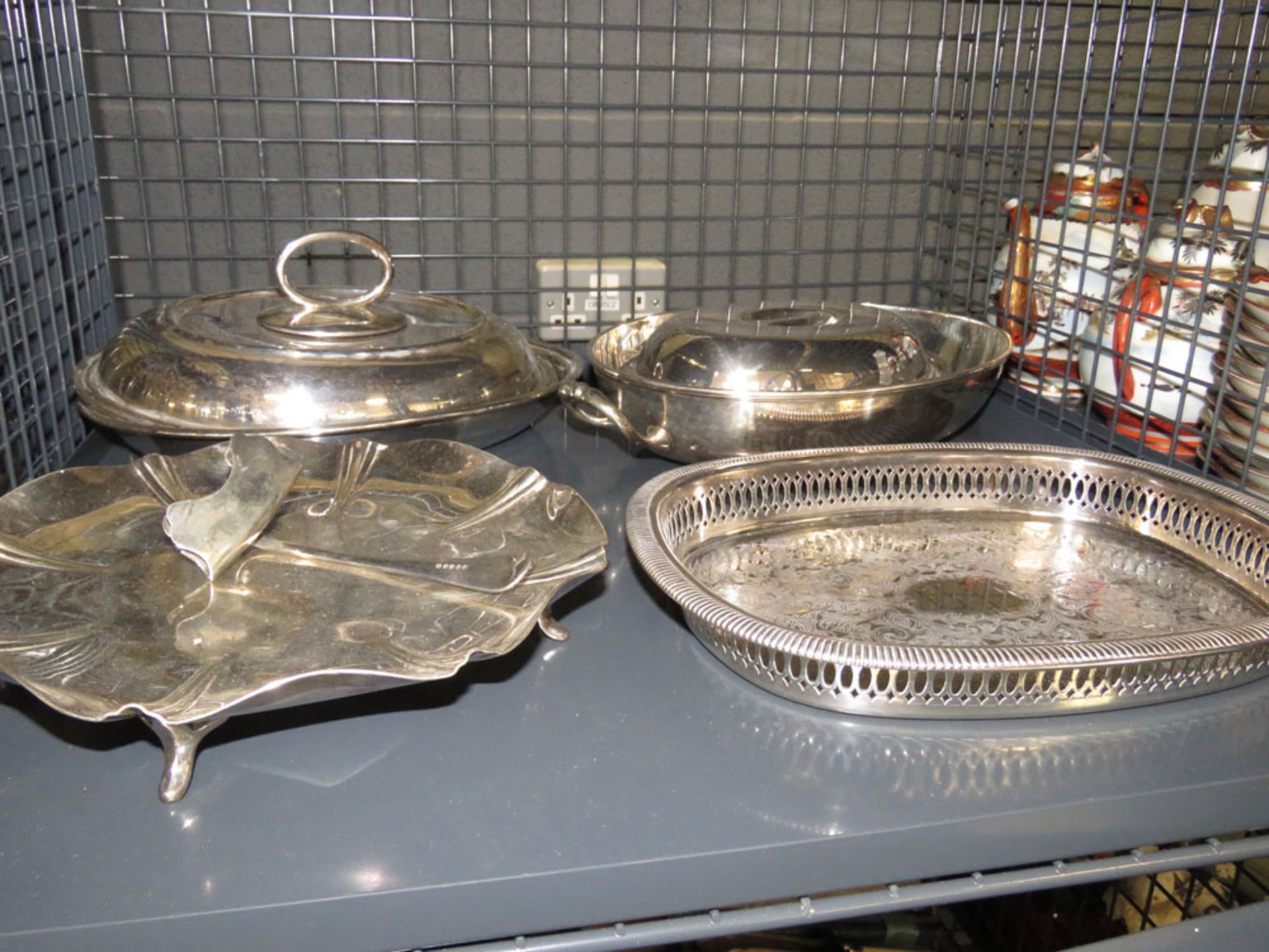 5682 - Cage containing silver plated bacon dishes and a tray