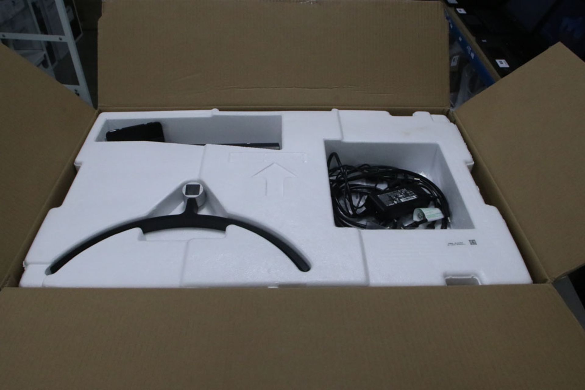 LG QHD monitor in box - Image 2 of 3