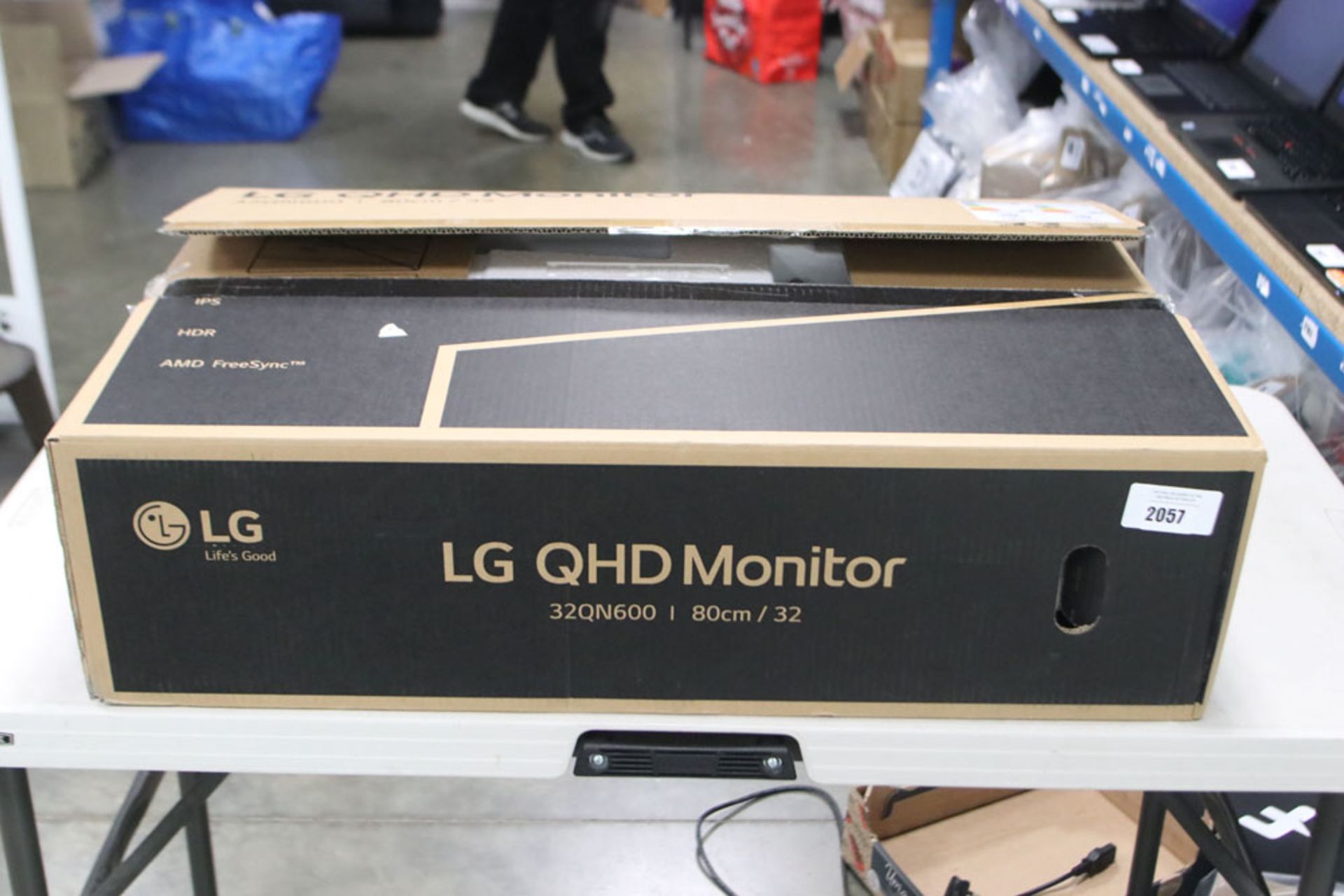 LG QHD monitor in box - Image 3 of 3