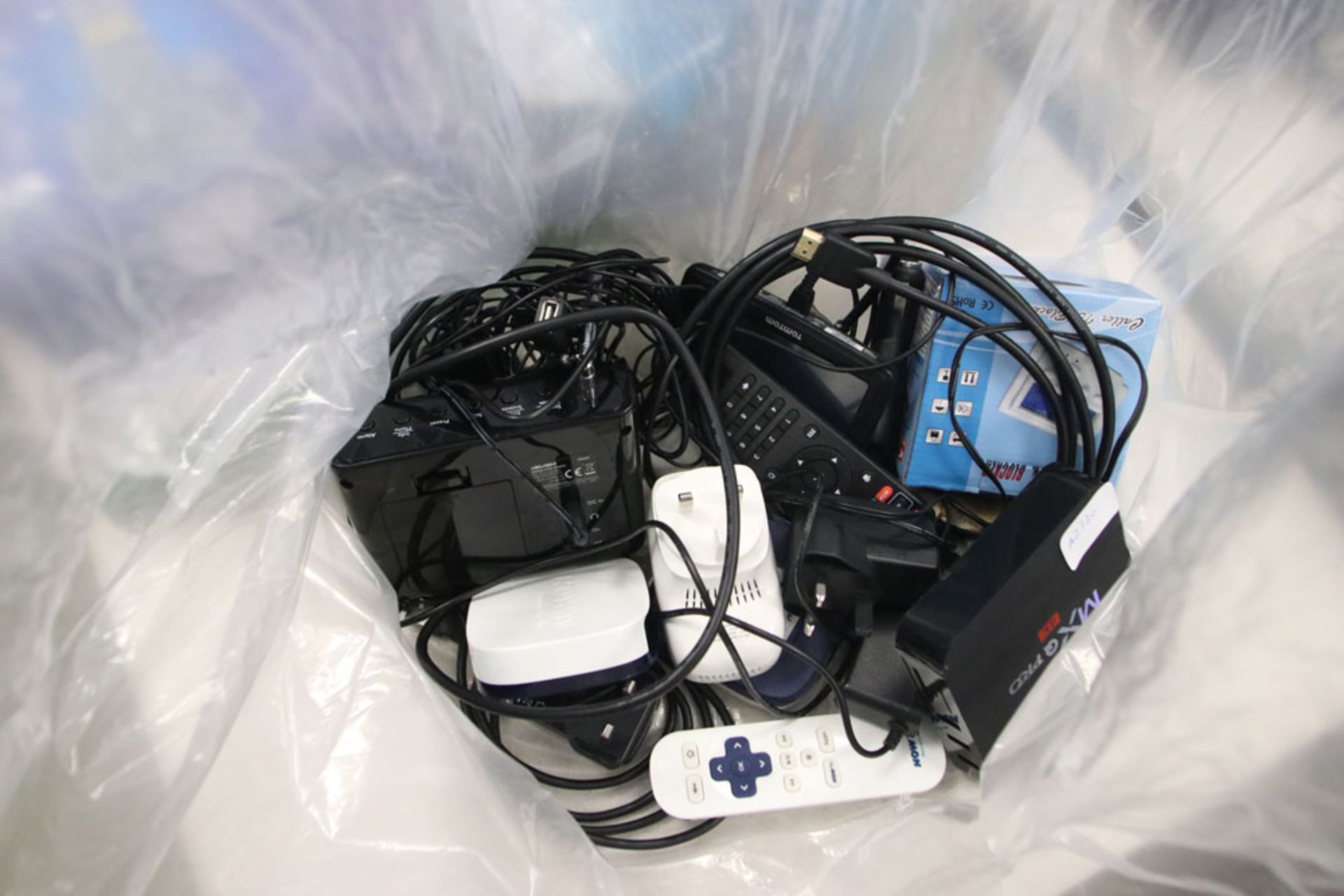 3 bags containing various network and other electrical sundries - Image 4 of 4