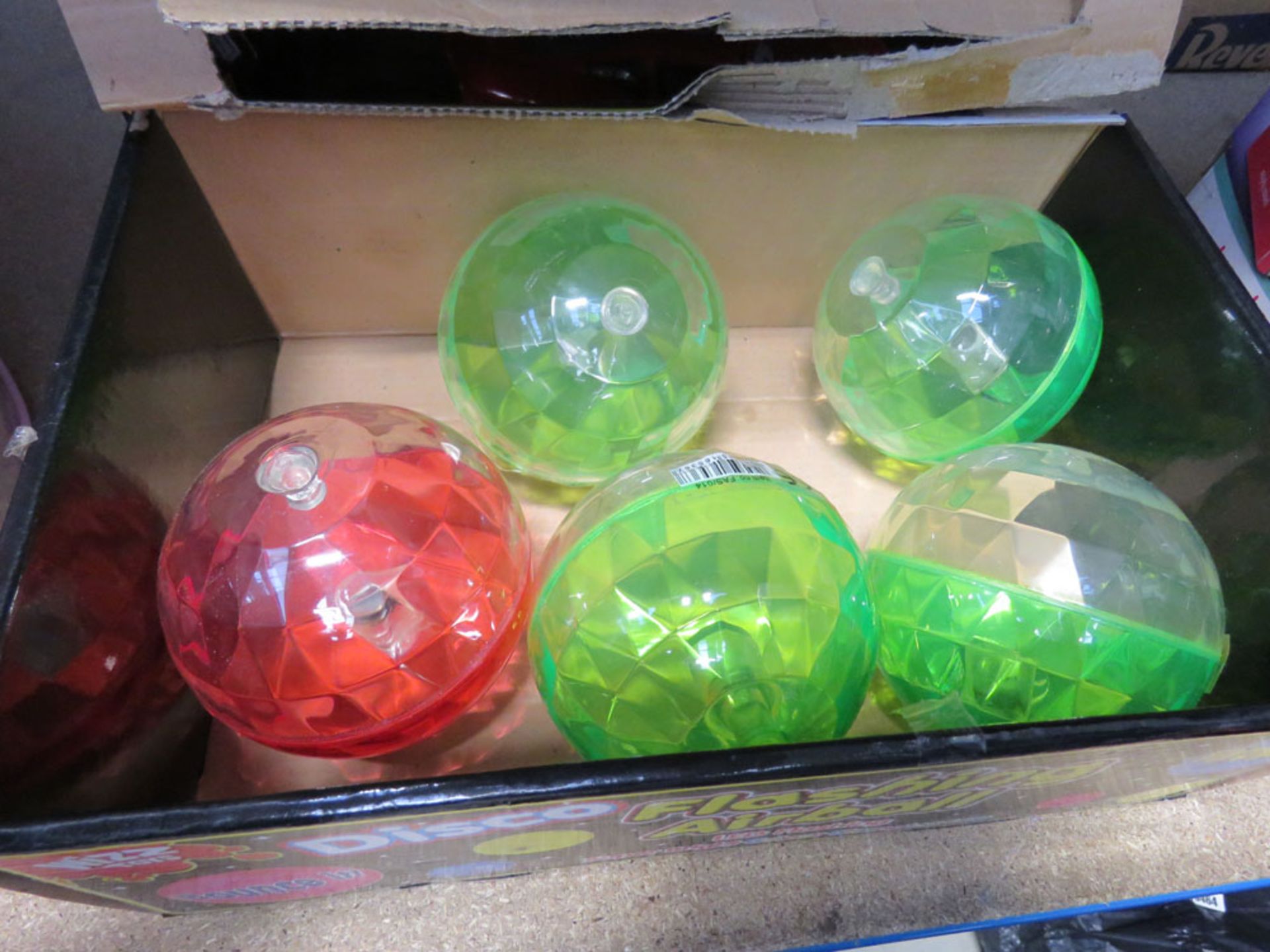 Box of flashing air balls