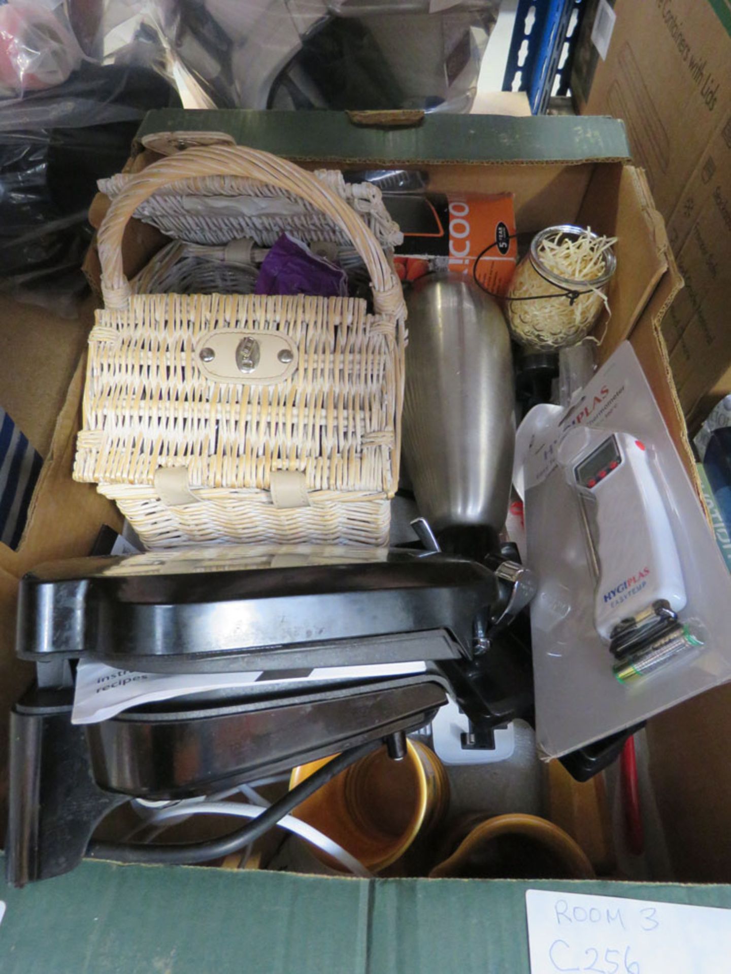 Tray containing mixed items inc. mini George Foreman grill, mini hamper basket, easy temp pocket