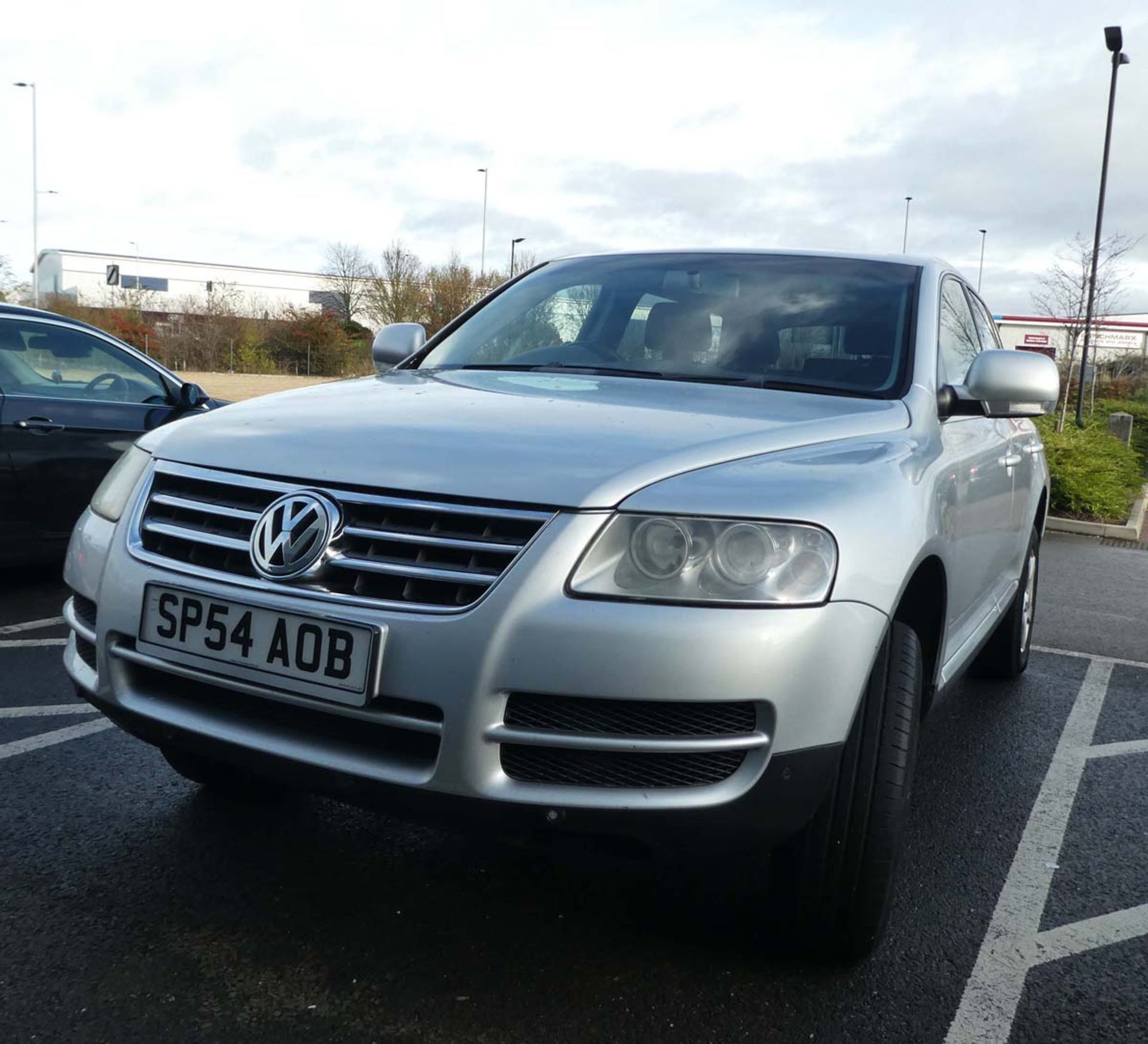 SP54 AOB (2004) Volkswagen Estate Touareg TDI in silver, 2461cc, diesel, 3 former keepers, 1 key, - Image 6 of 12