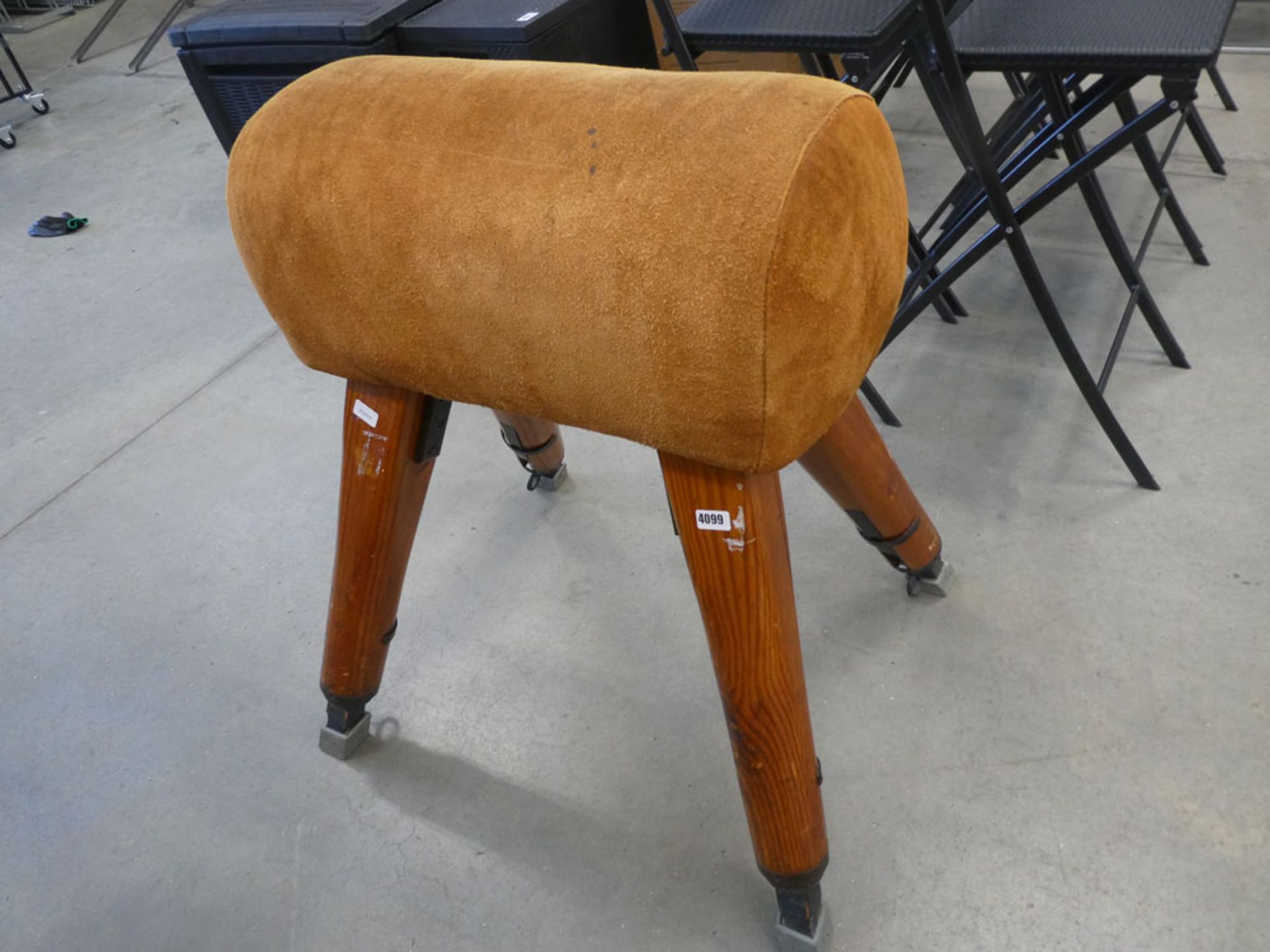 Small pommel horse