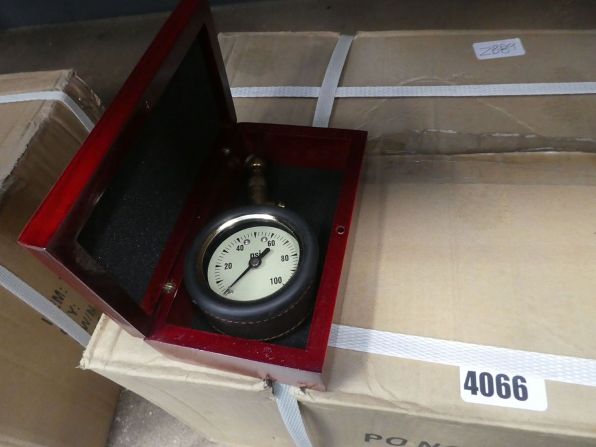 2 boxes of tyre gauges