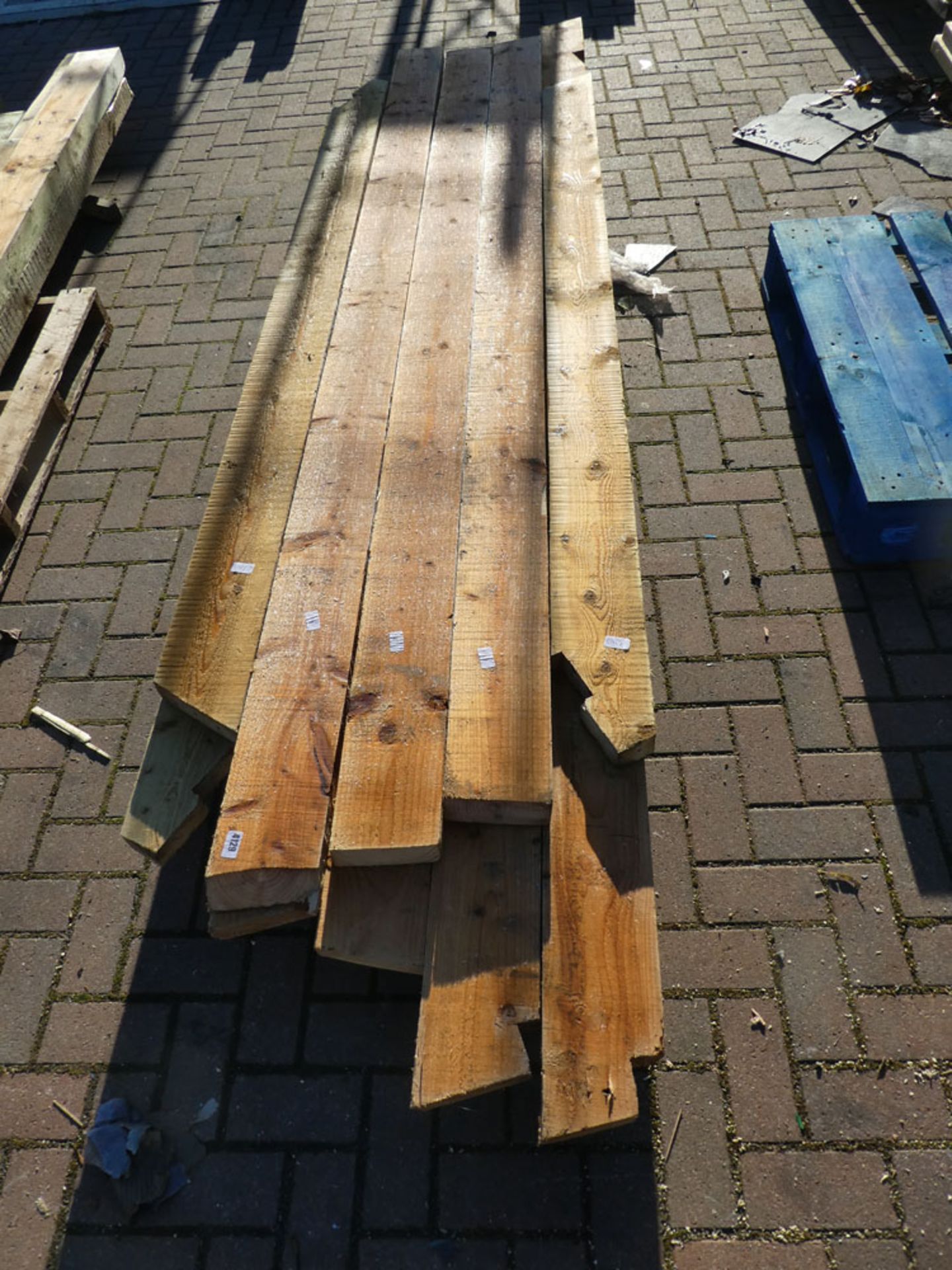 10 pieces of planked timber