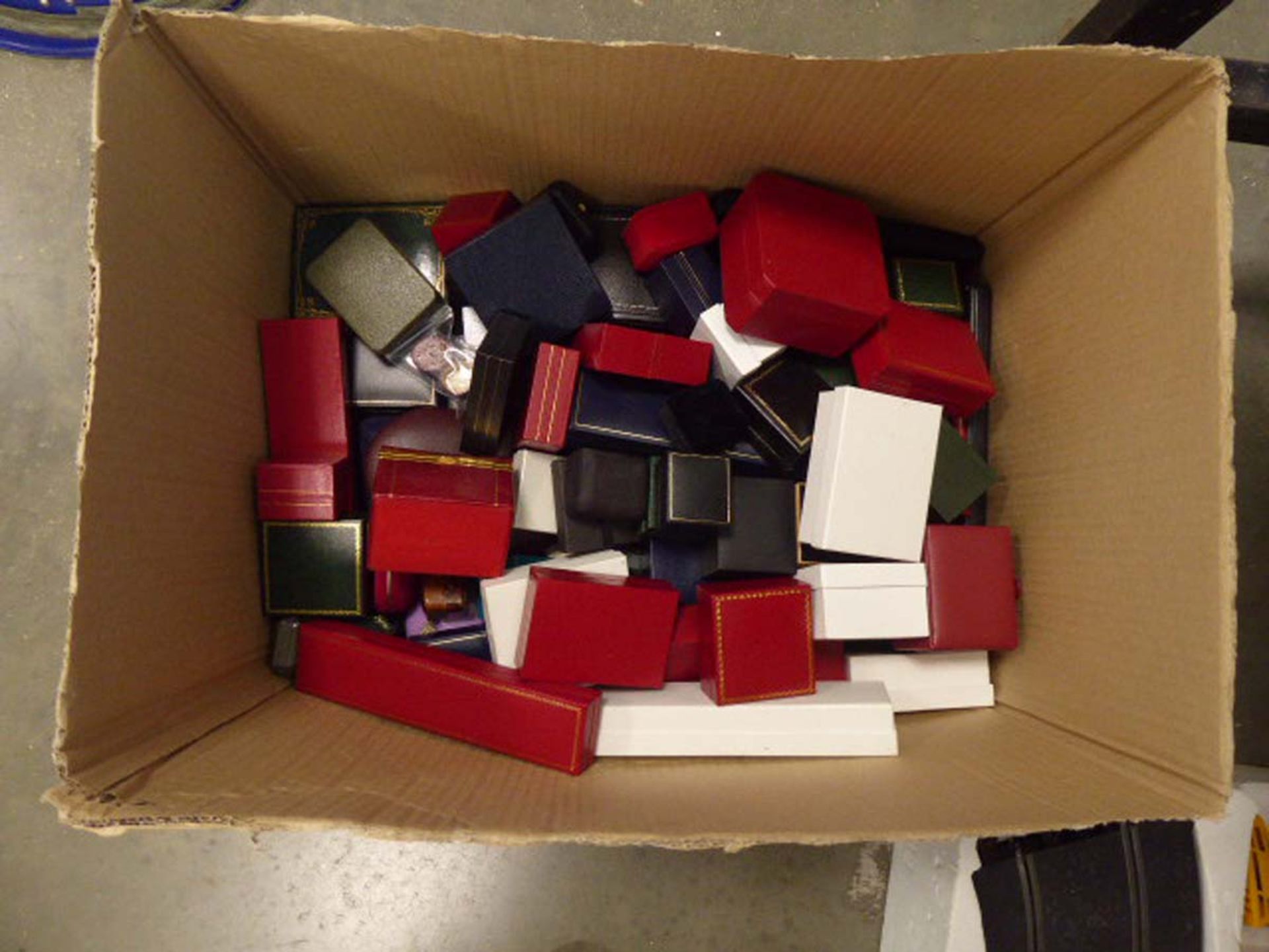 Large quantity of empty jewellery boxes