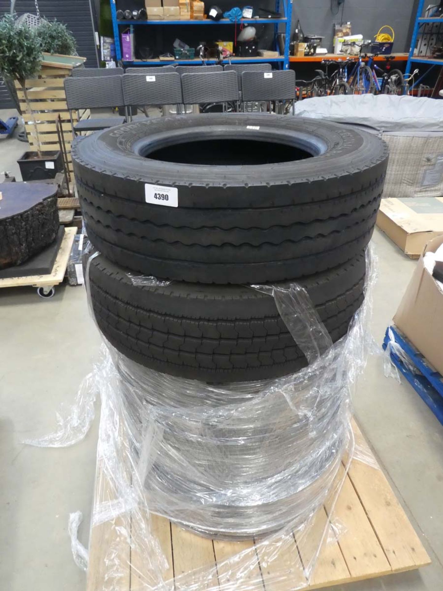 5 Good year tyres size 215 75 17.5