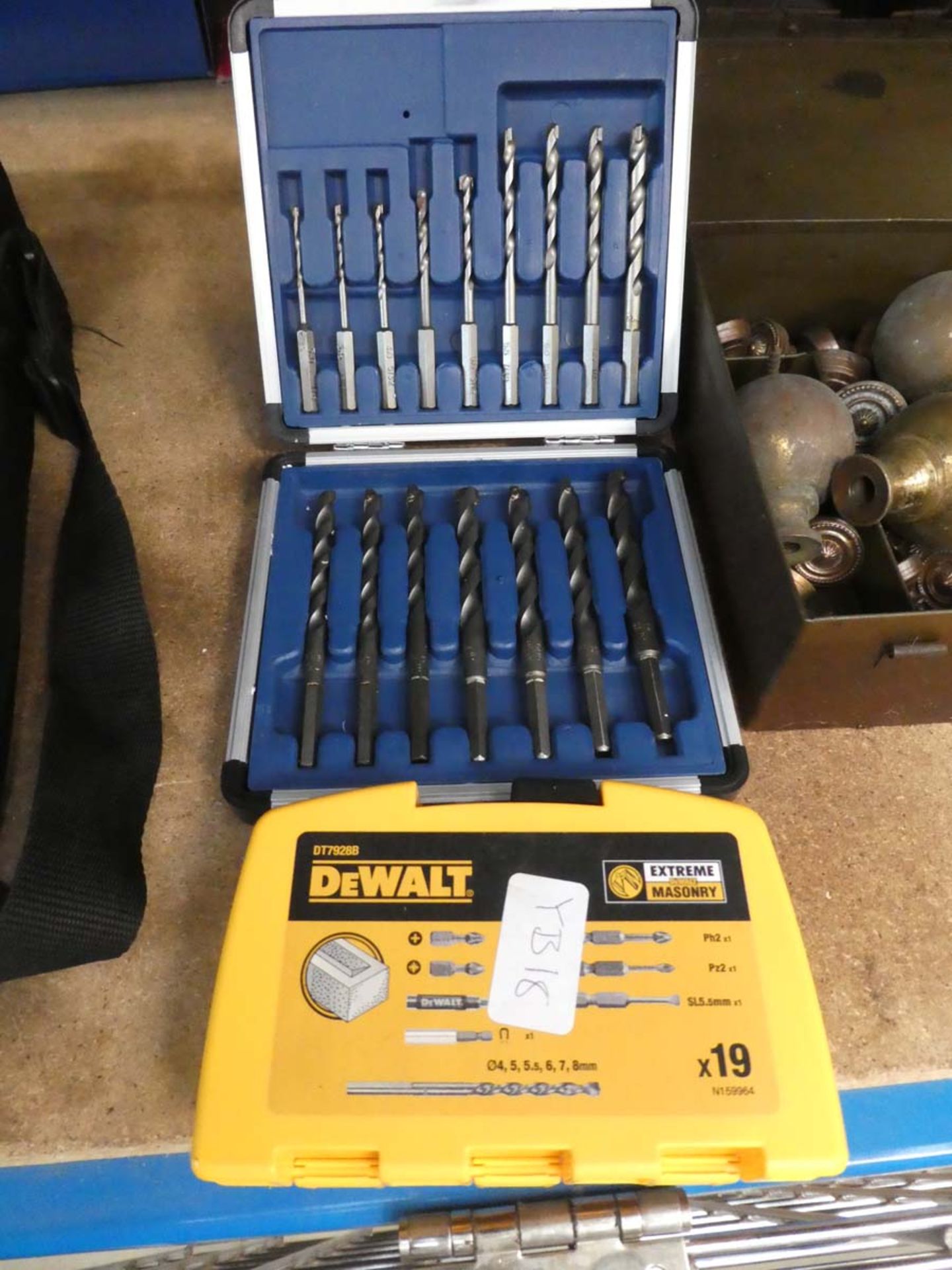 Small drill bit set and a Dewlat drill bit set