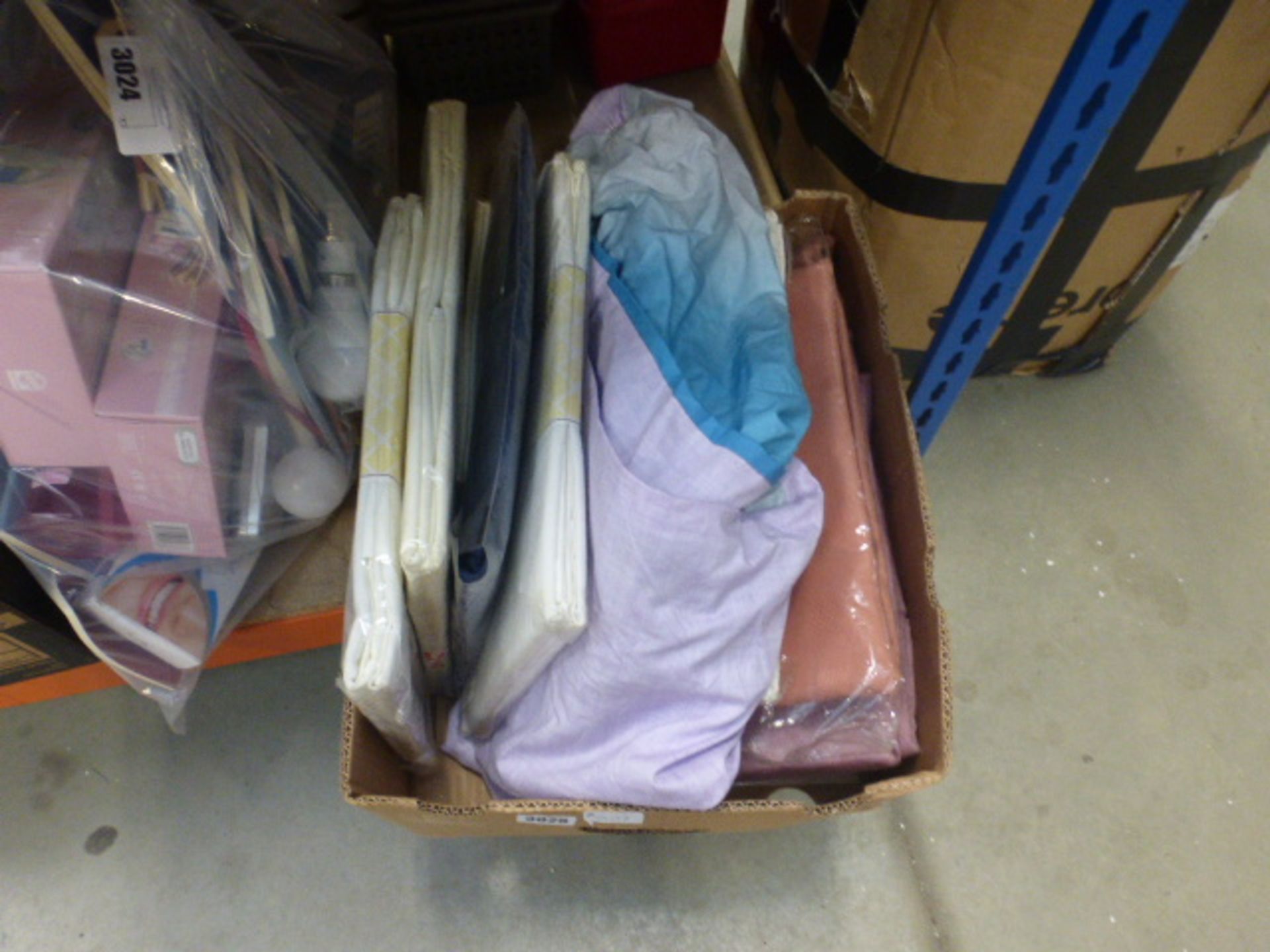 Tray of various sized curtains