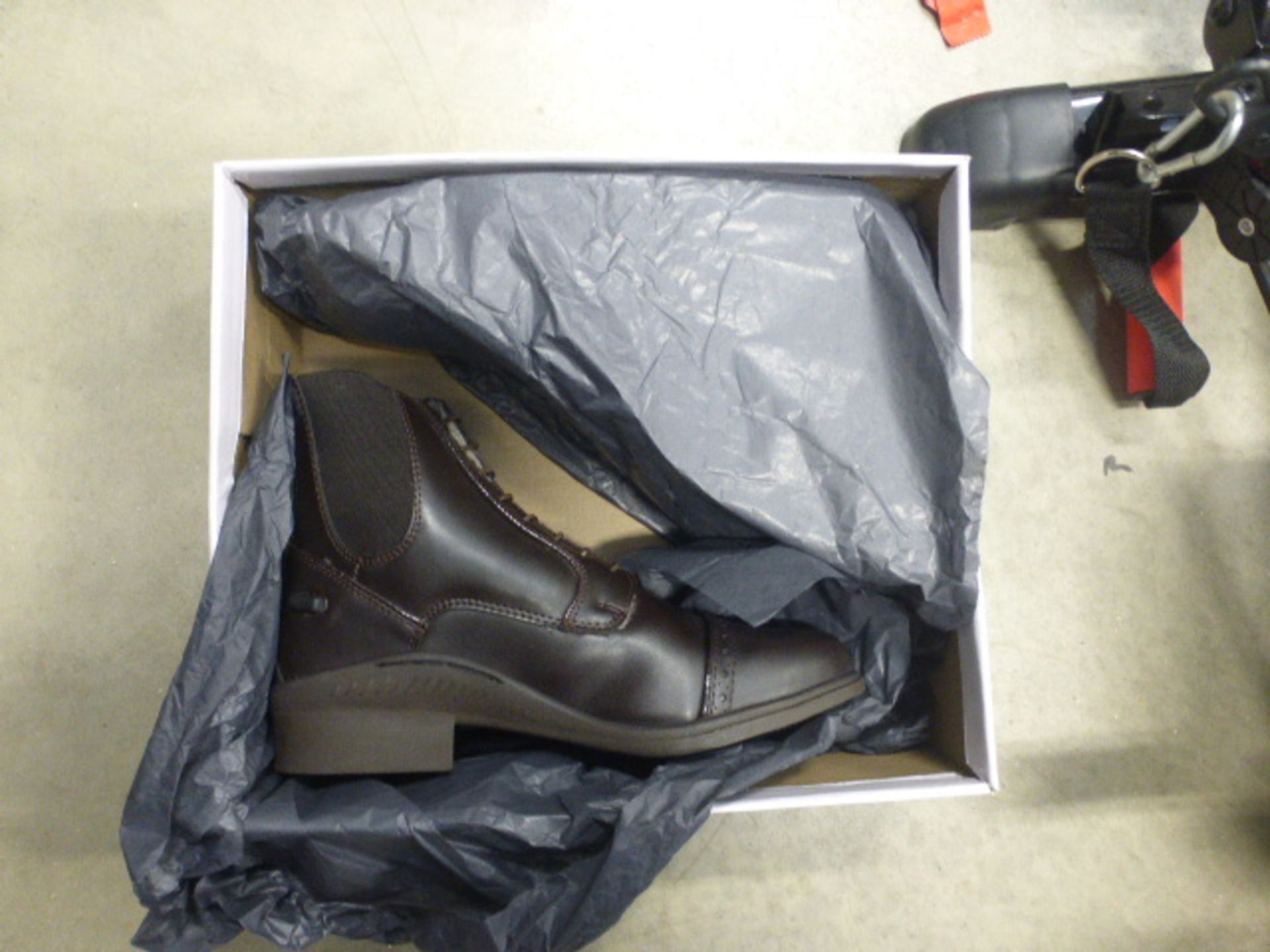 Five boxed pairs of women's boots in various sizes - Image 2 of 2