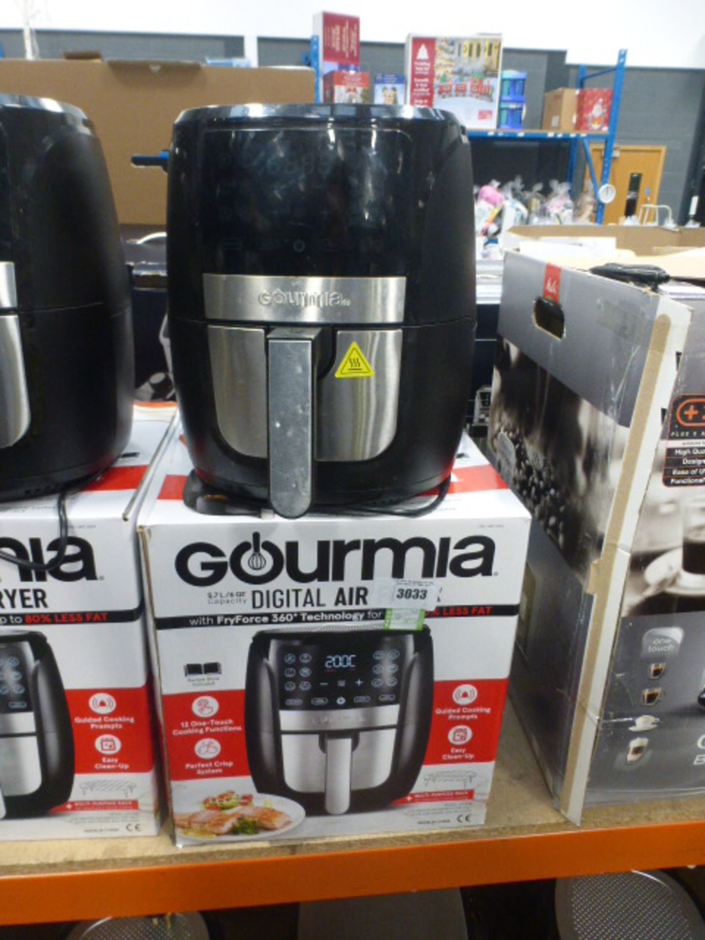 Gourmia digital air fryer with box