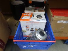 Tray containing 2 Nescafe Dolce Gusto coffee machines and kettle