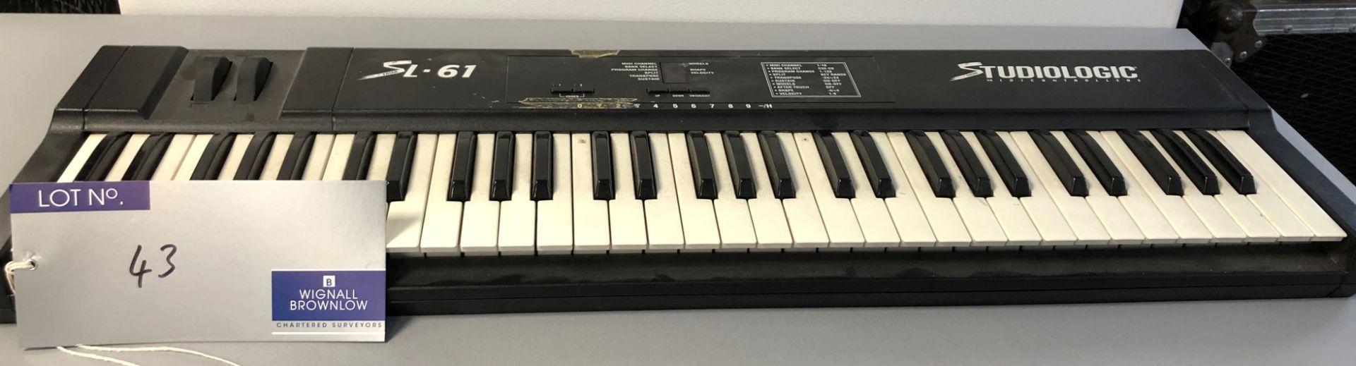 A Studio Logic Midi Controller SL-61 Keyboard (not tested).