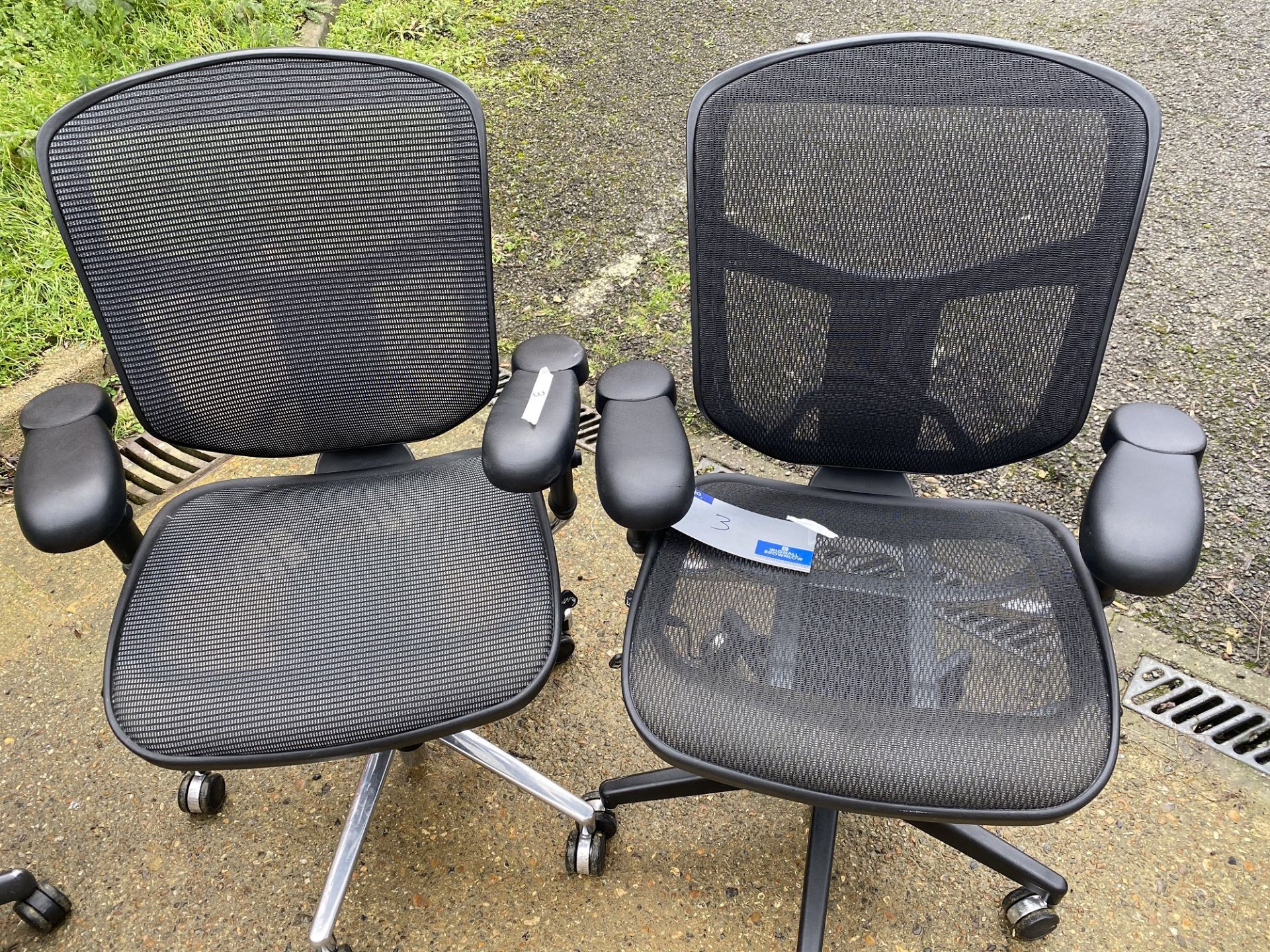 2 Mesh Fabric Swivel Armchairs.