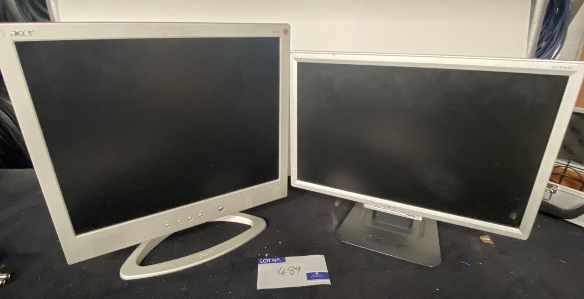 2 Acer Monitors: AL1931 and AL1916W (not tested).