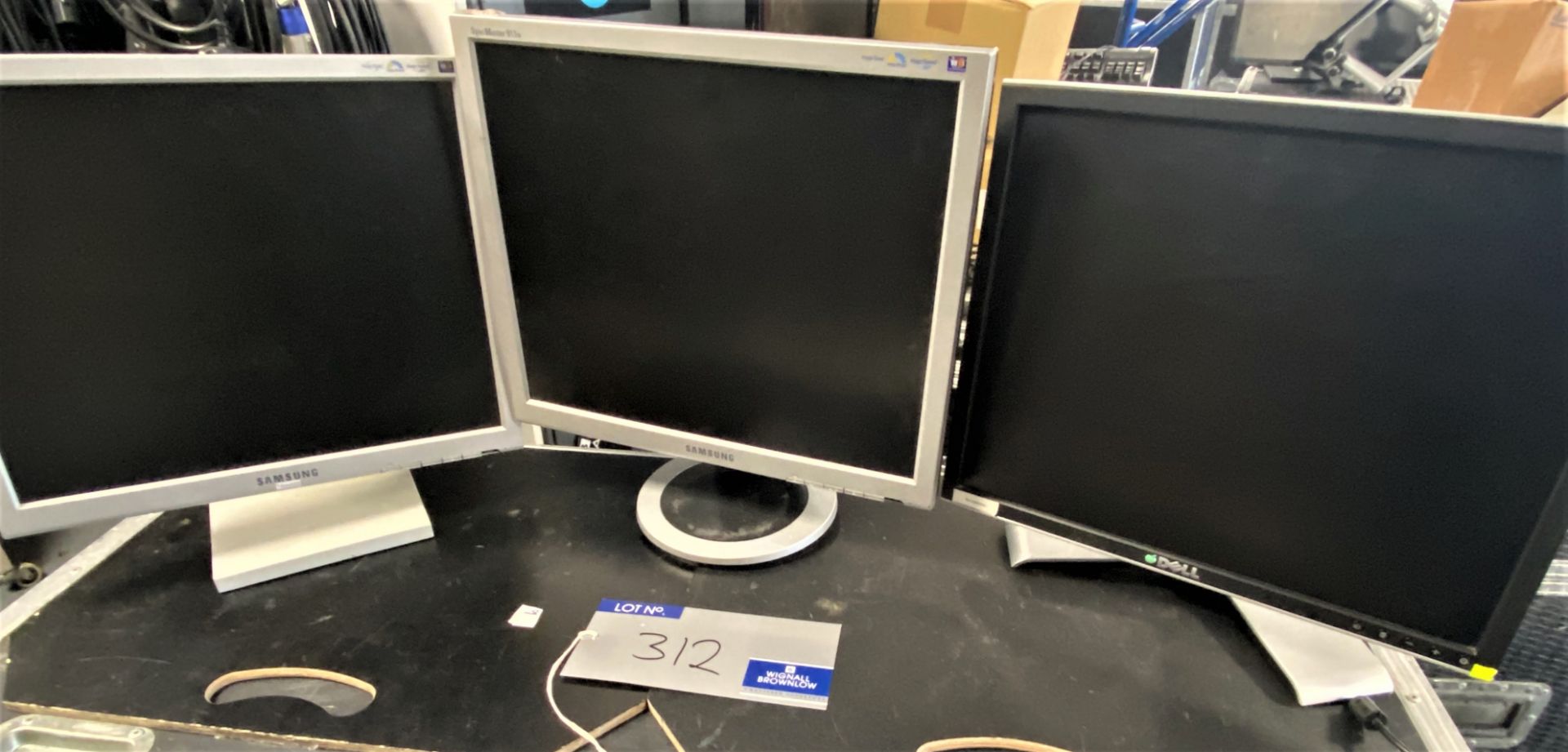 3 Monitors, 2 Samsung SyncMaster 913N, 1 Dell (previously in use).