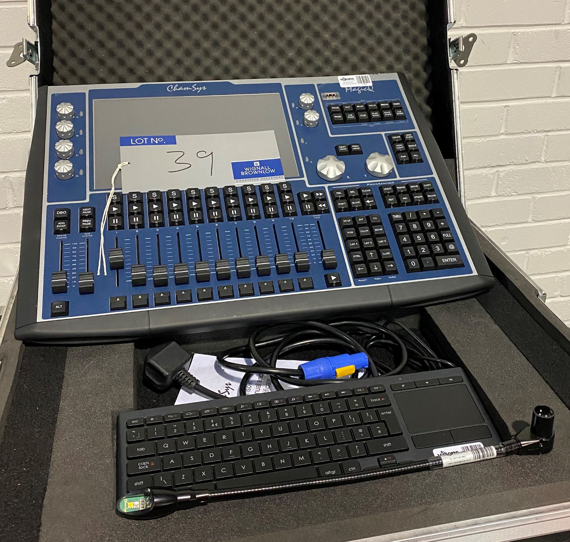 A ChamSys Magic Q MQ80 Lighting Desk with keyboard, desk light, dust cover and case (in working - Image 2 of 13