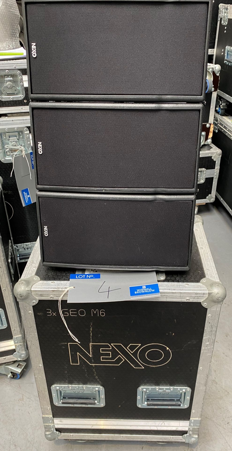 3 NEXO Geo M620 Compact Line Array Speakers with mobile flight case (in working order). - Image 2 of 3