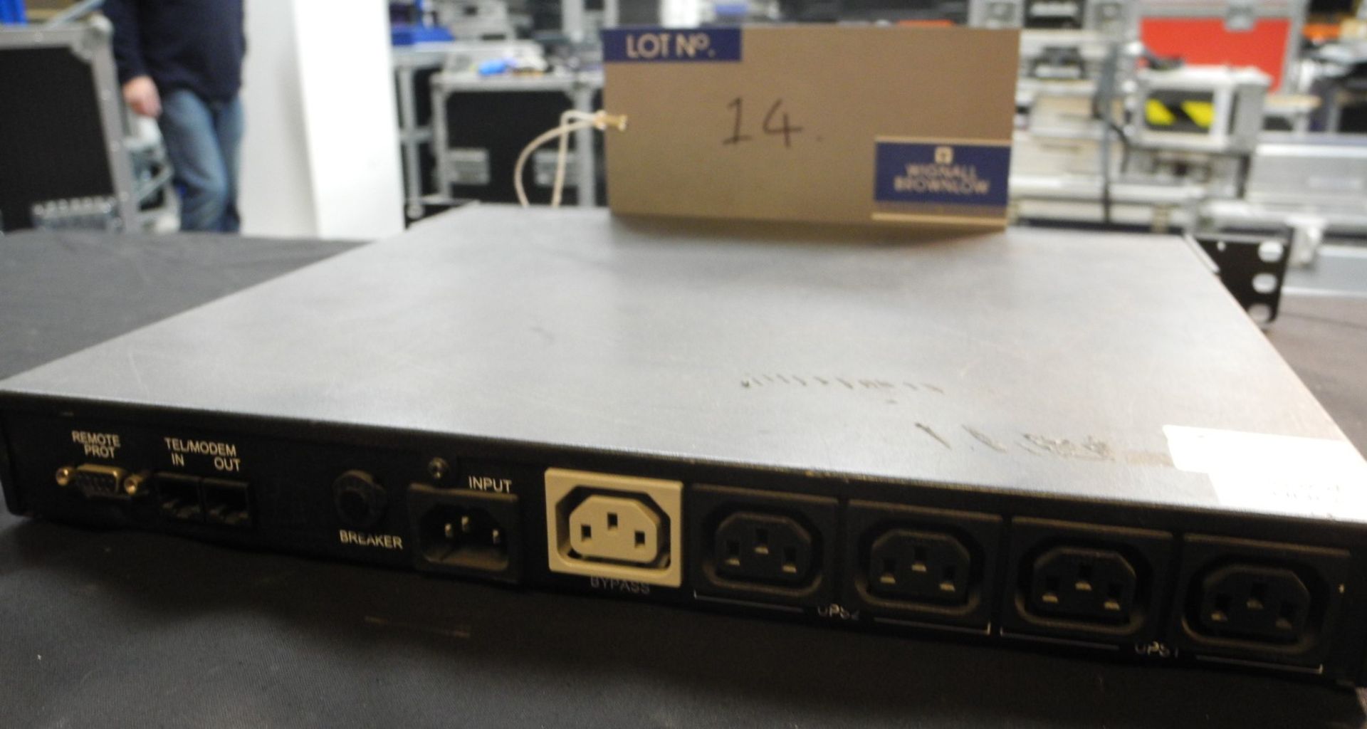 A Furman SB-1000E Rack Mount Uninterruptible Power Supply Unit; 600W/1000VA capacity, 5A load output - Image 2 of 2