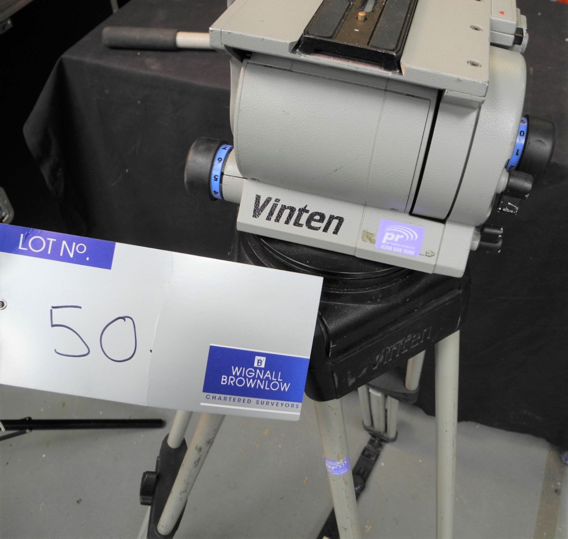 A Vinten Vision 22SD Camera Tripod in flight case, very good condition, mechanism running smoothly- - Image 2 of 2