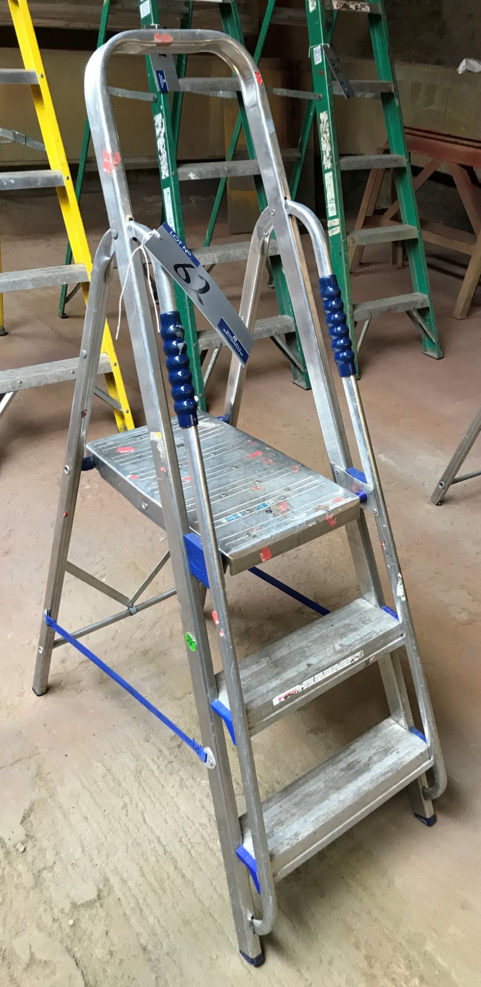 A Set of Abru 3 rise Alloy Platform Stepladders.